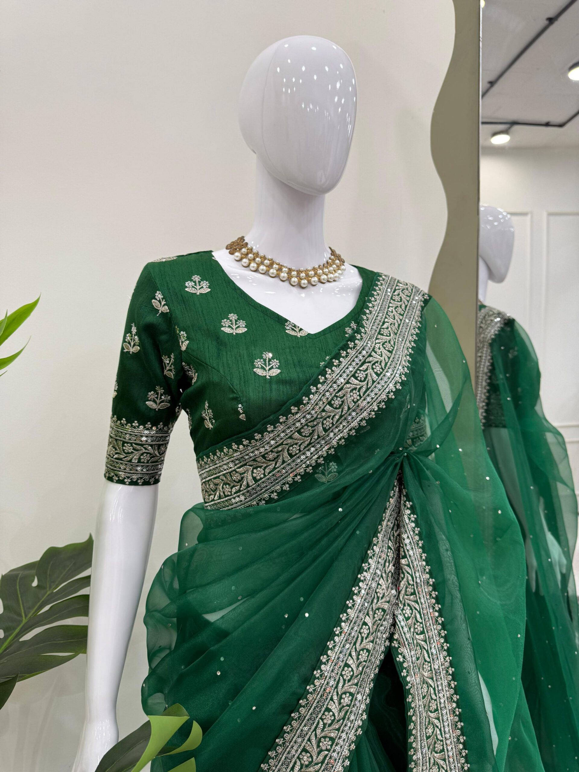 Designer Wear Saree - Image 3