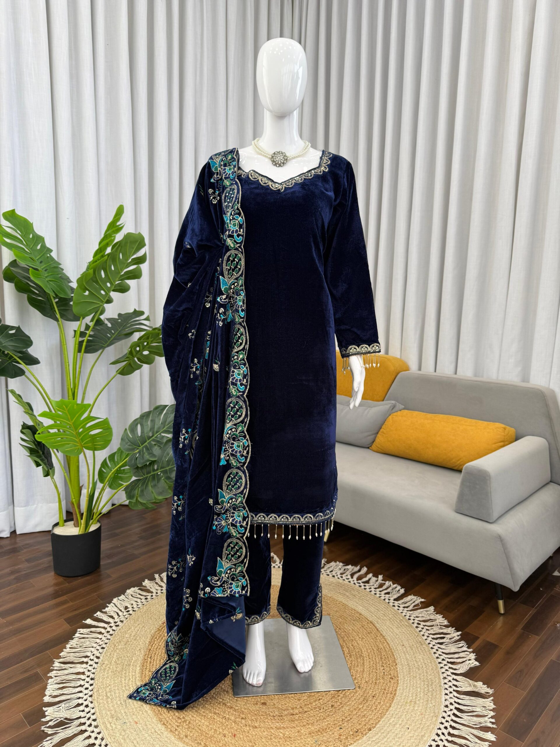 Mor Embroidered Velvet Kurta Set - Image 2