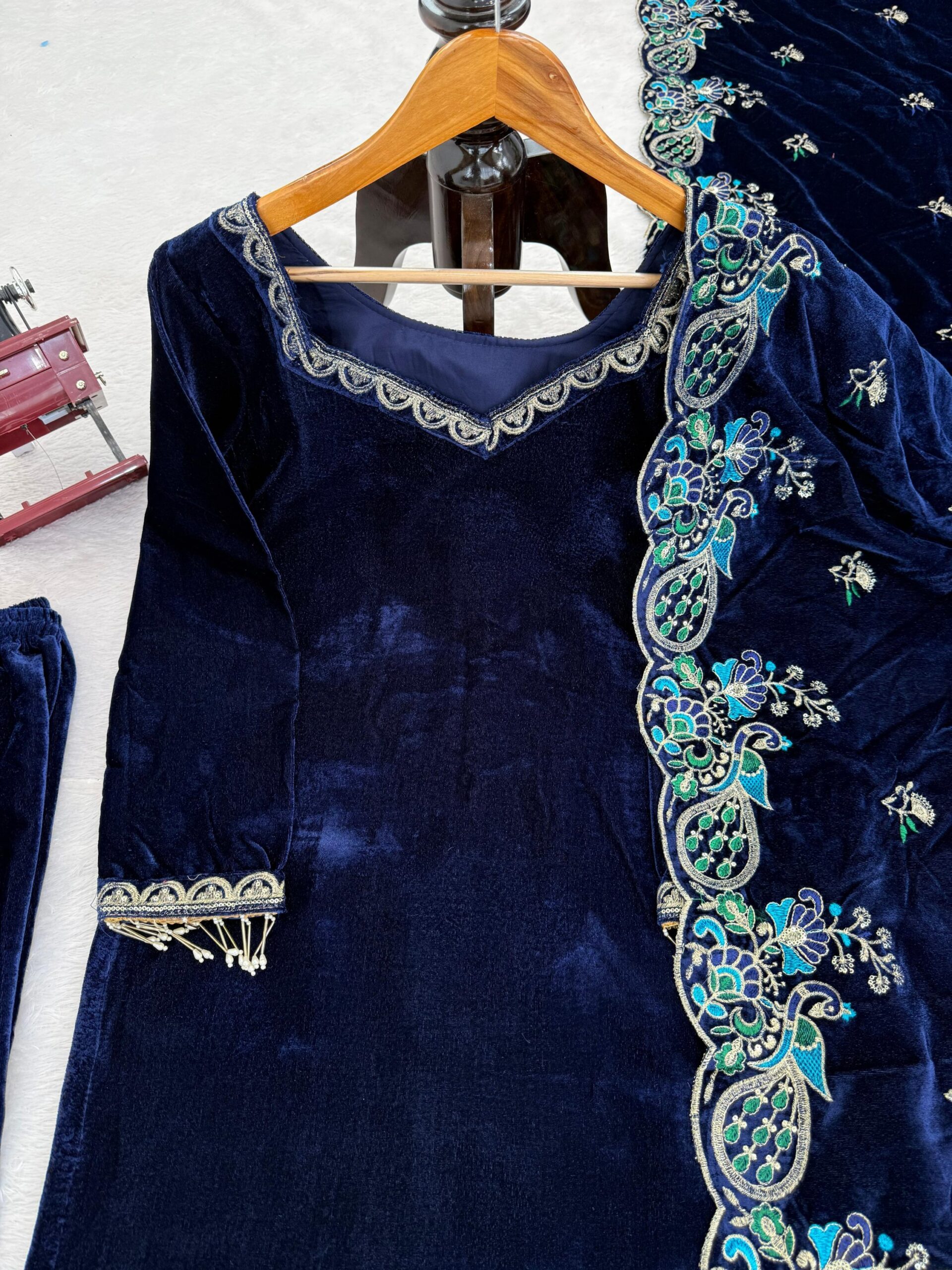 Mor Embroidered Velvet Kurta Set - Image 6