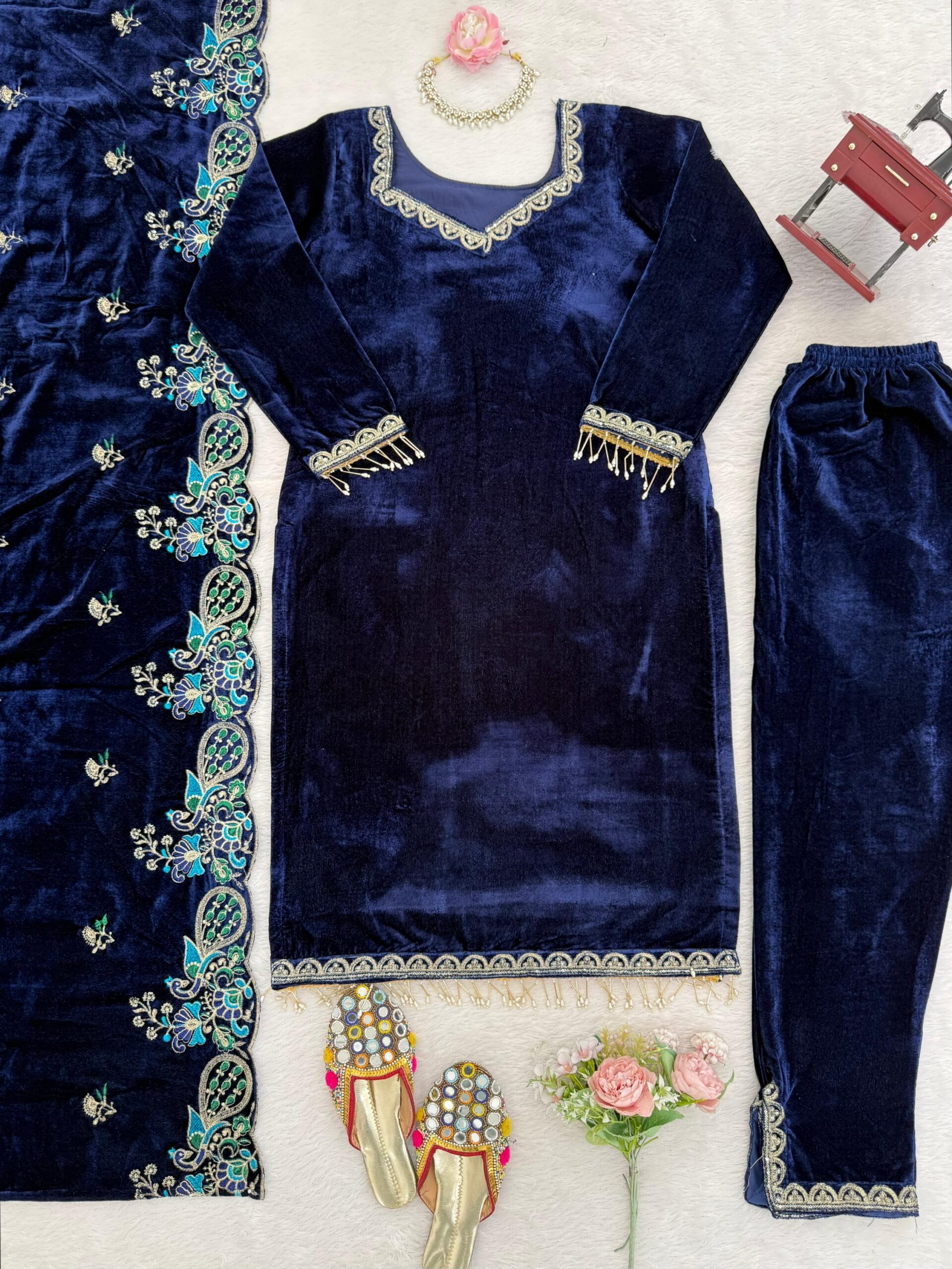 Mor Embroidered Velvet Kurta Set - Image 7