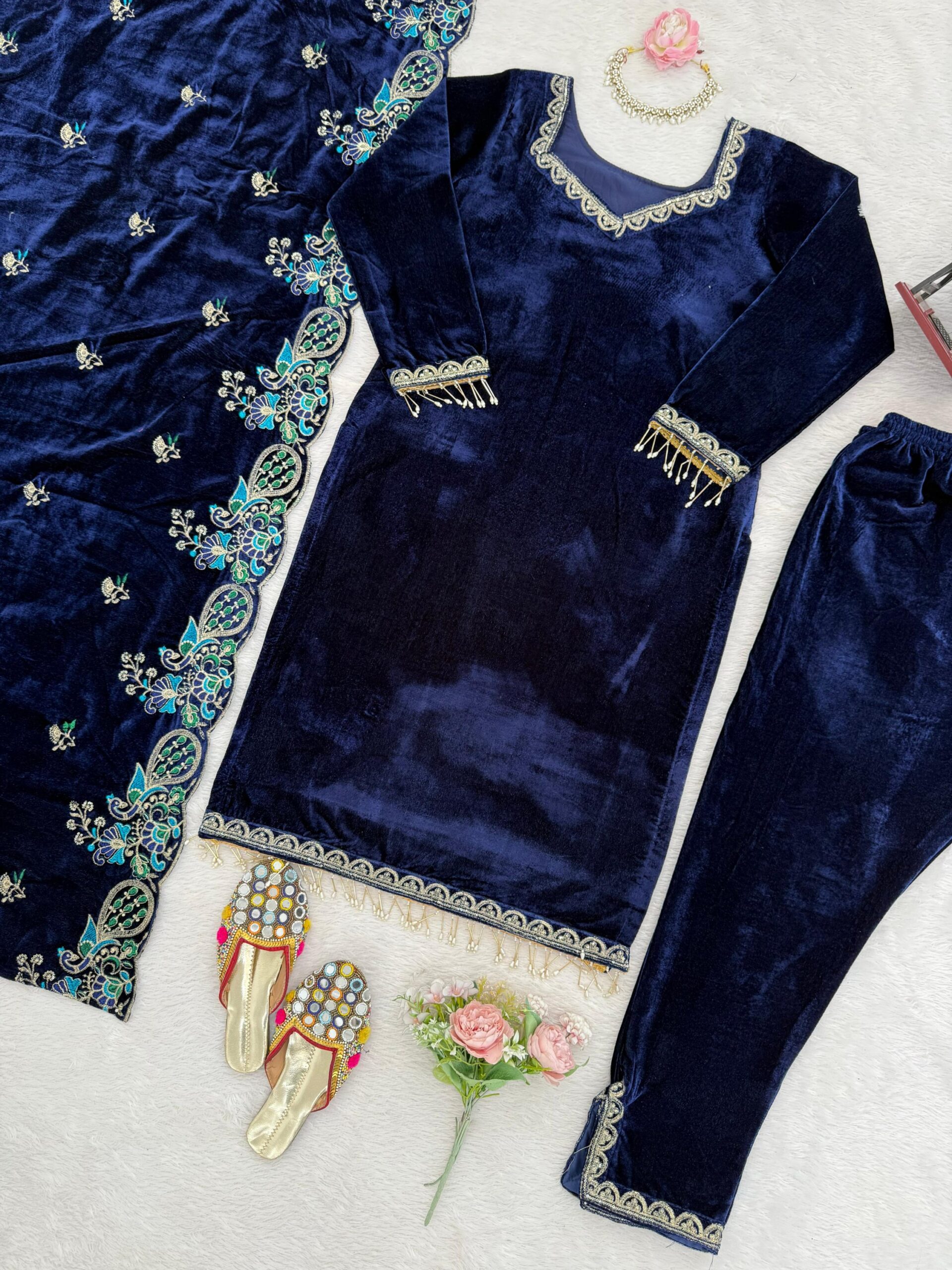 Mor Embroidered Velvet Kurta Set - Image 8