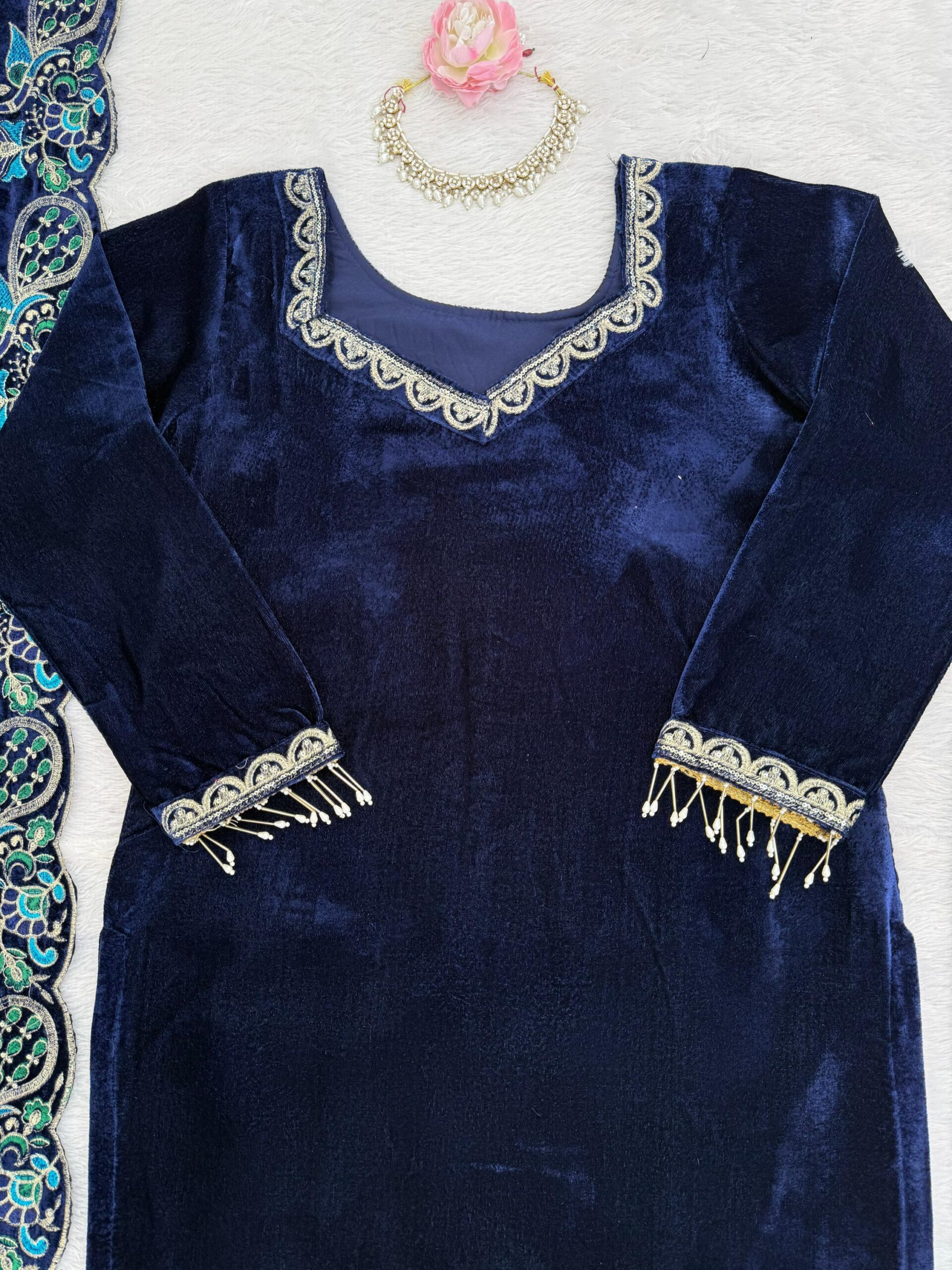 Mor Embroidered Velvet Kurta Set - Image 9