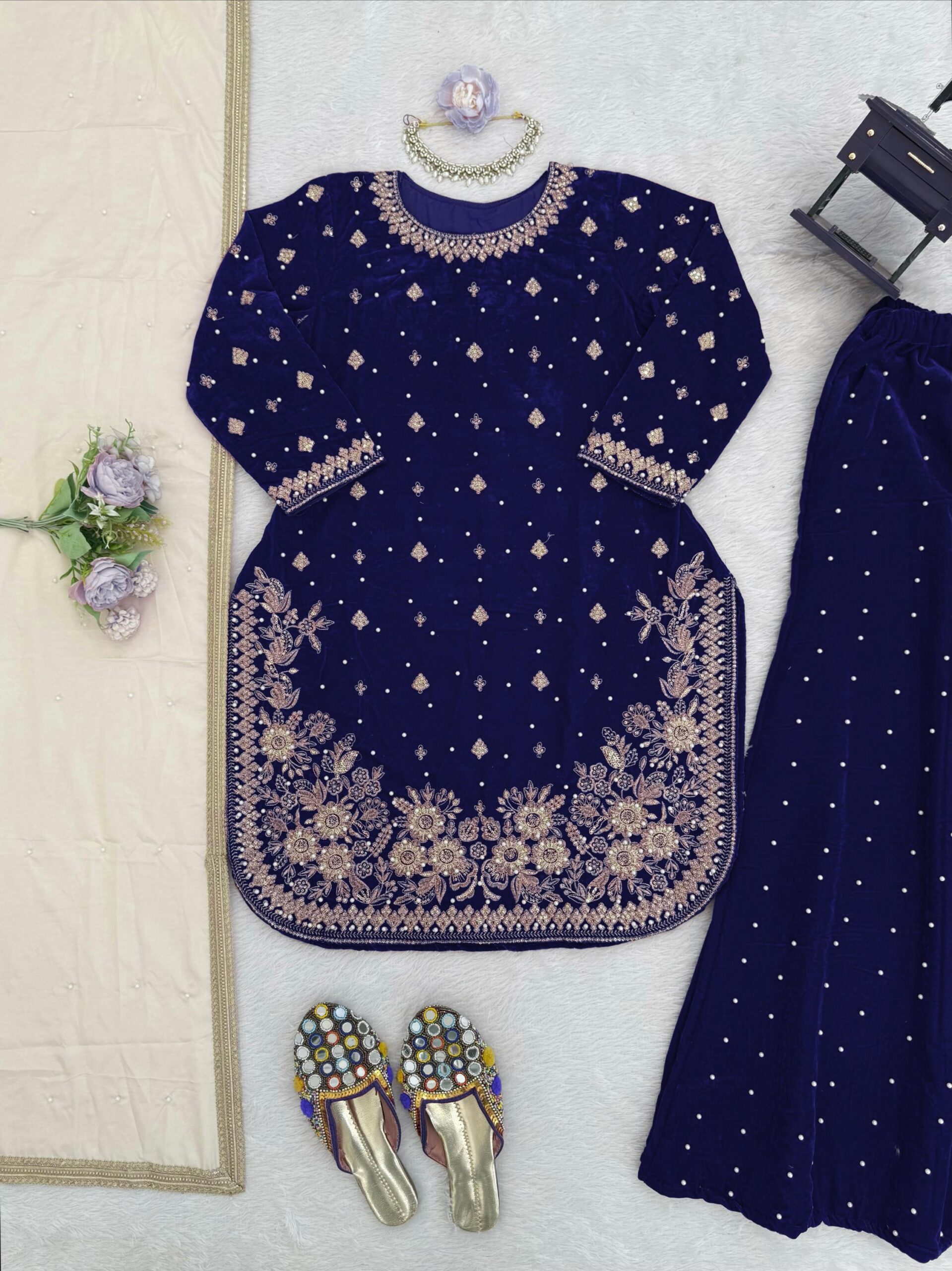 Embroidered Kurta Set in Velvet - Image 36