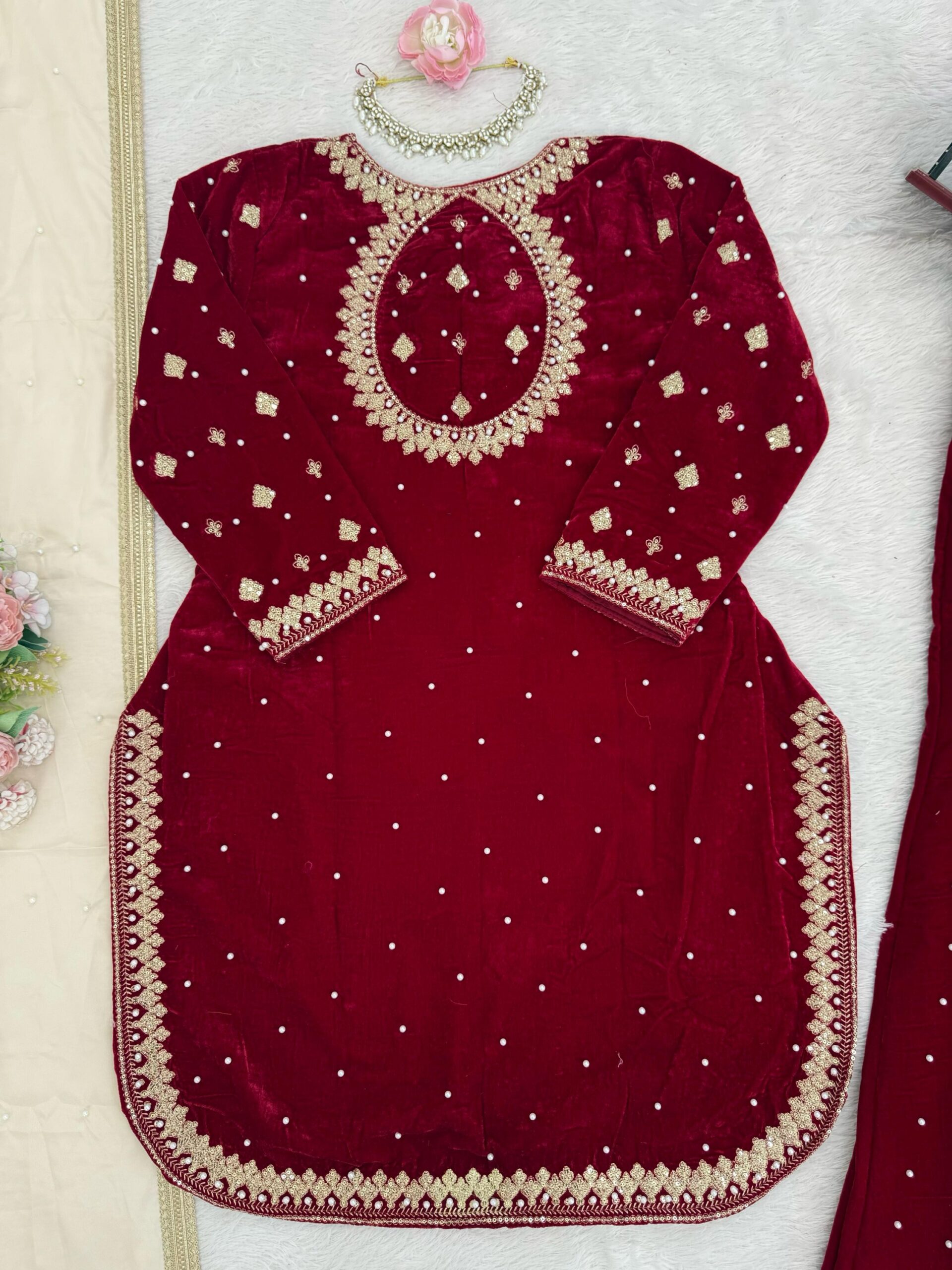 Embroidered Kurta Set in Velvet - Image 8