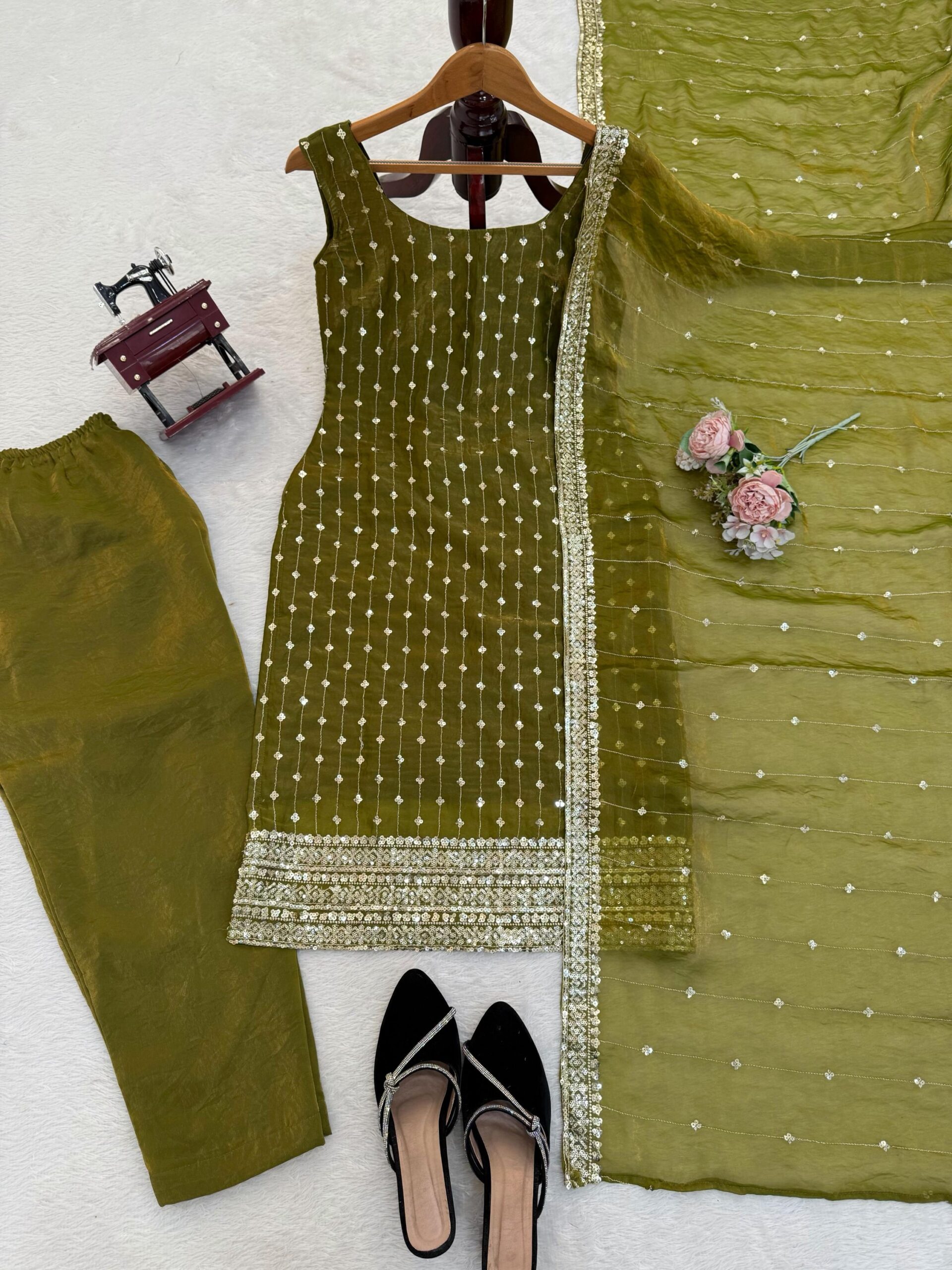 Mehendi Special Kurta Set - Image 7