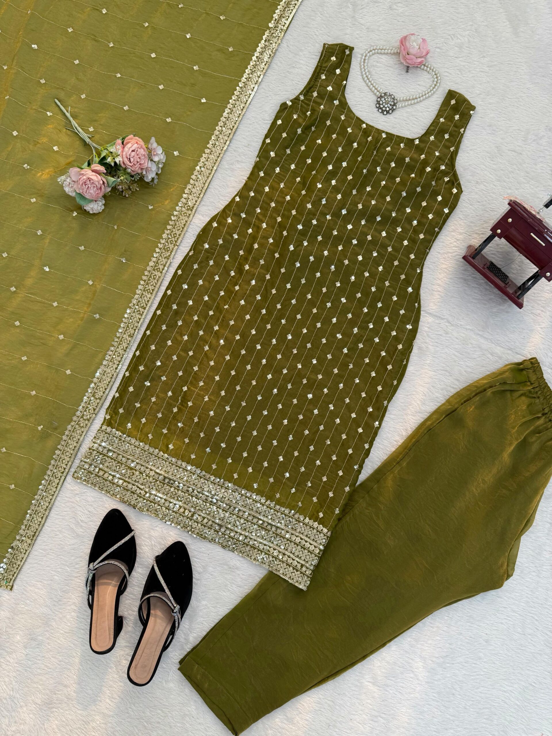 Mehendi Special Kurta Set - Image 8