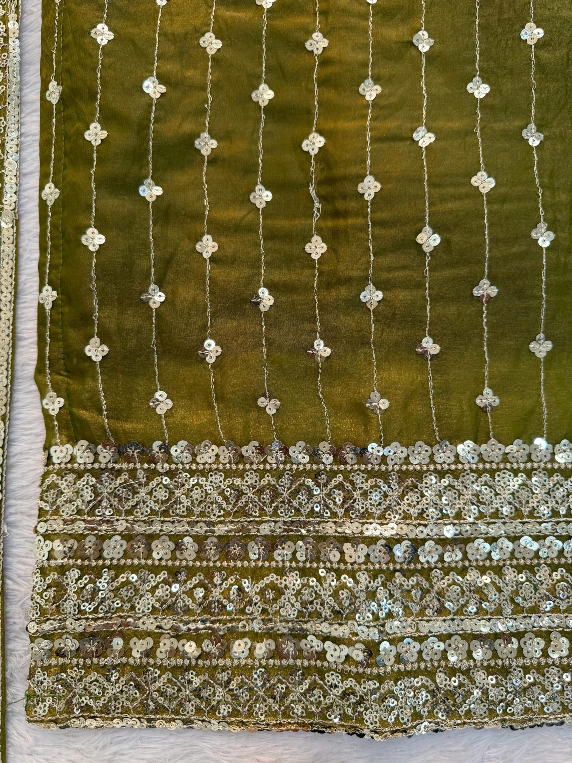 Mehendi Special Kurta Set - Image 11