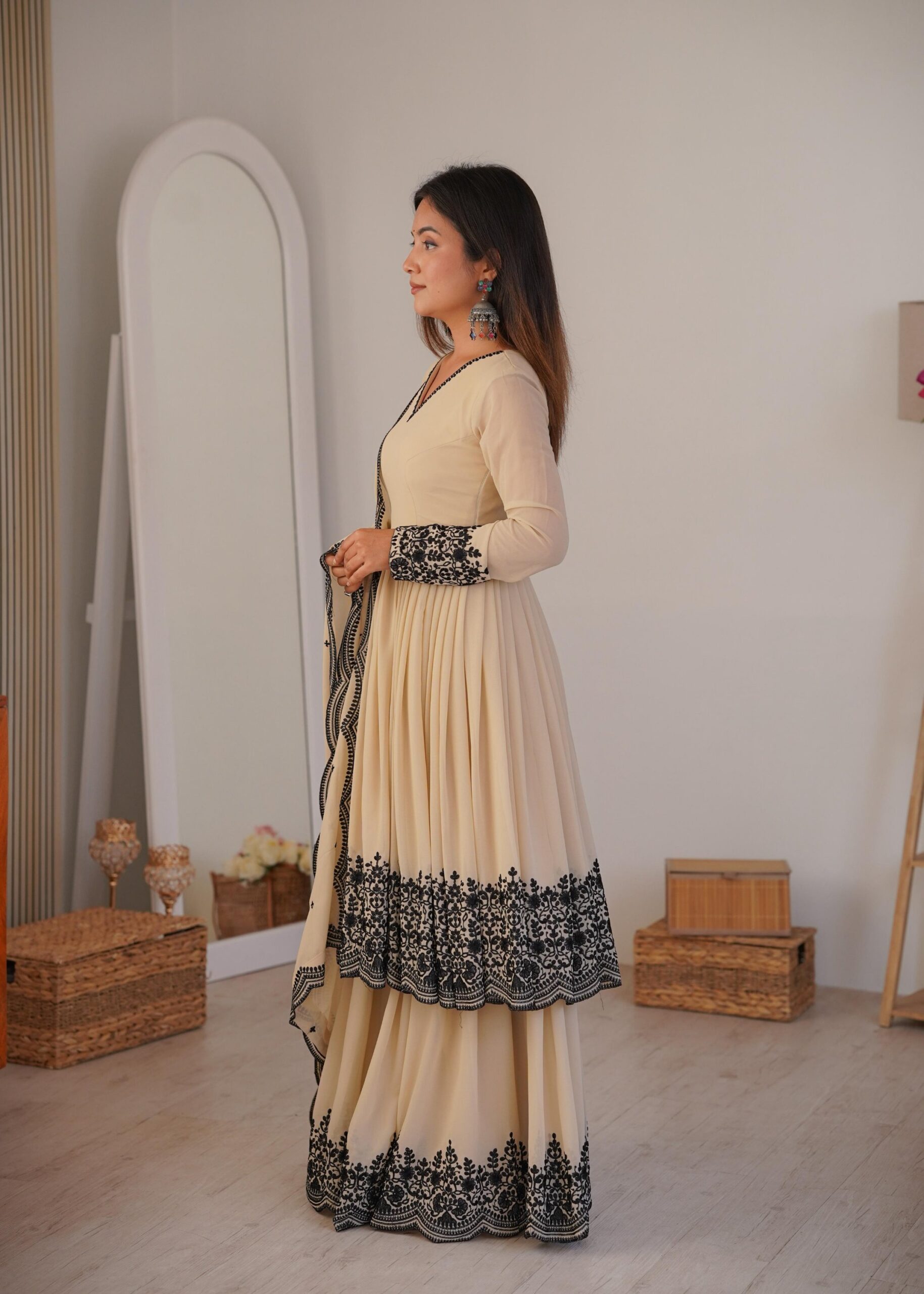 Thread Embroidery Anarkali Set - Image 4