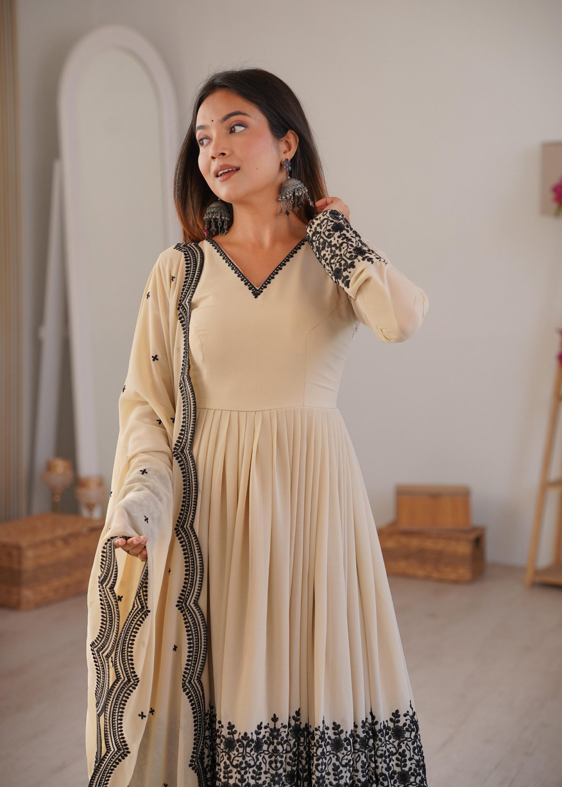 Thread Embroidery Anarkali Set - Image 3