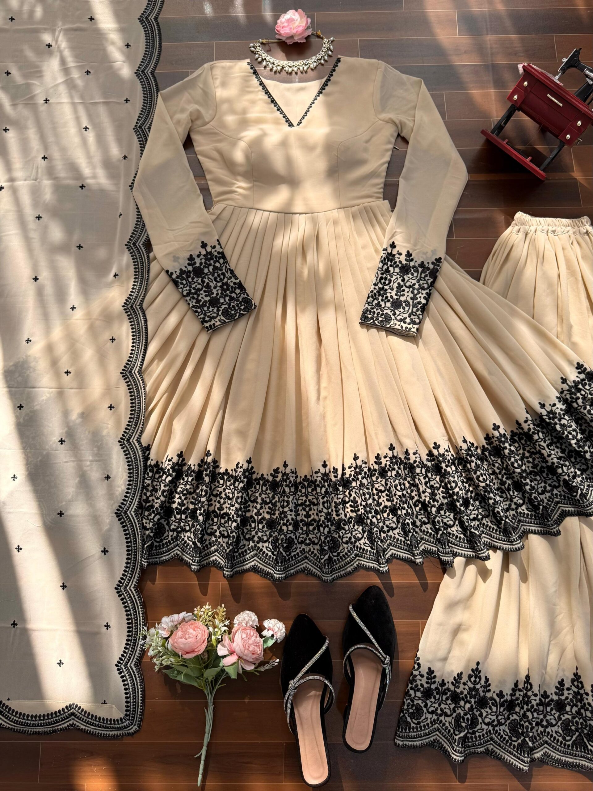 Thread Embroidery Anarkali Set - Image 10