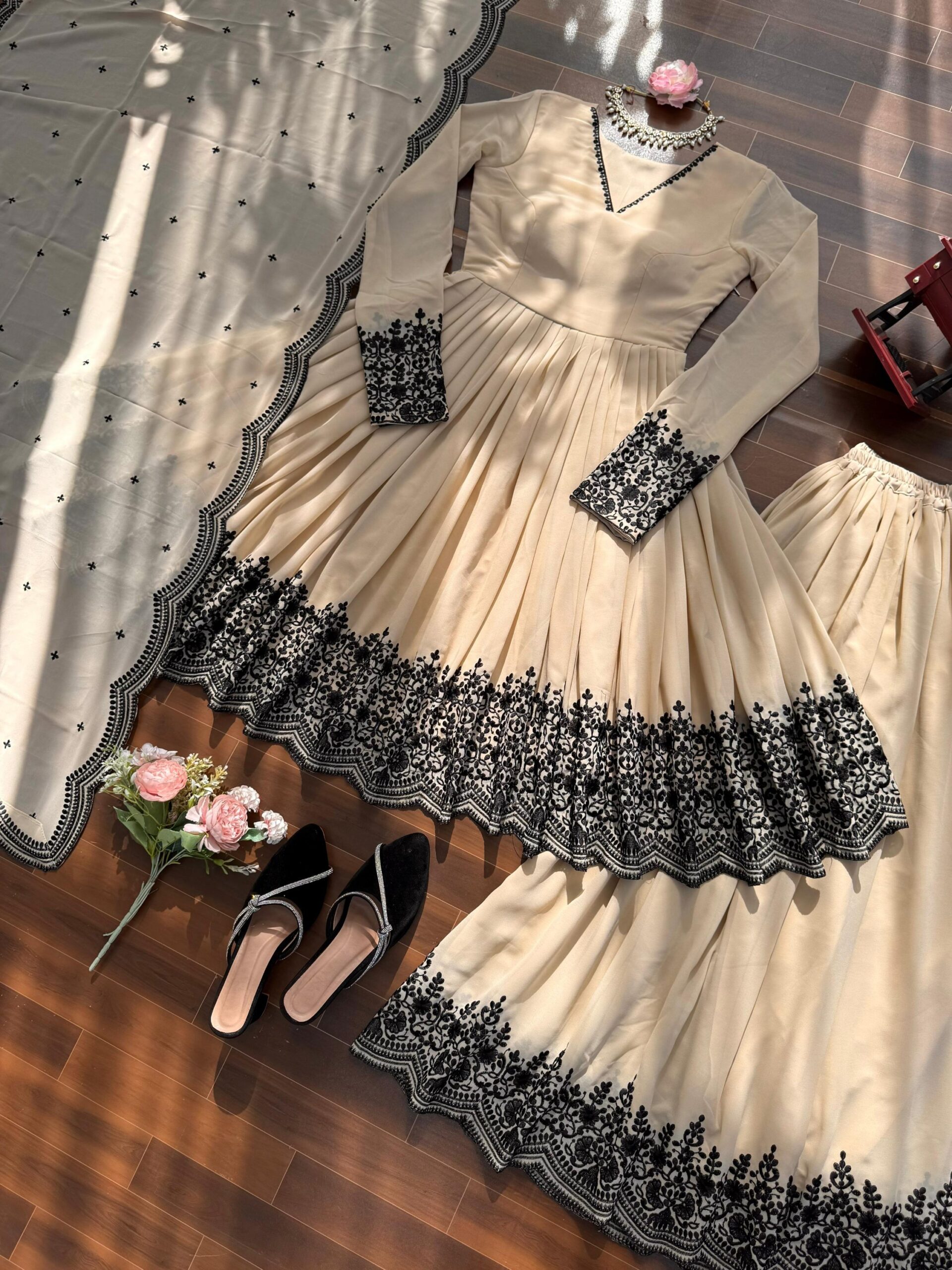 Thread Embroidery Anarkali Set - Image 11