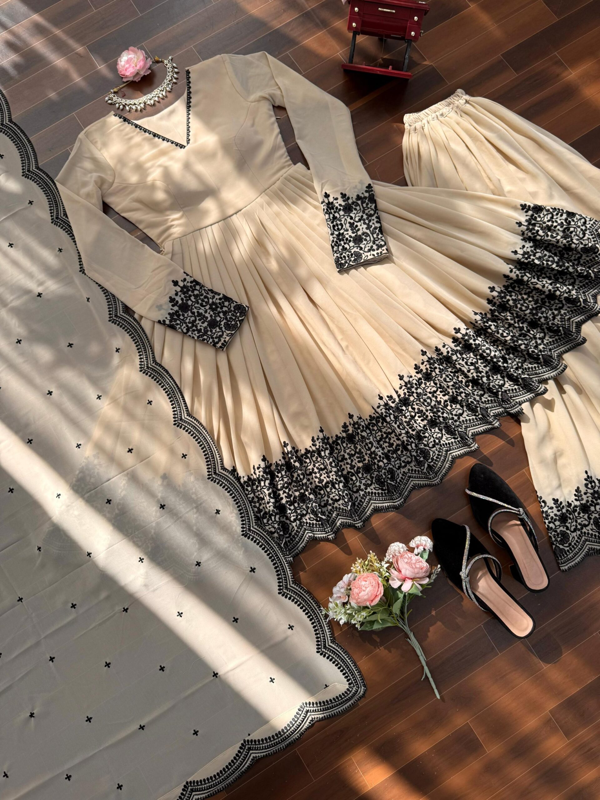 Thread Embroidery Anarkali Set - Image 9