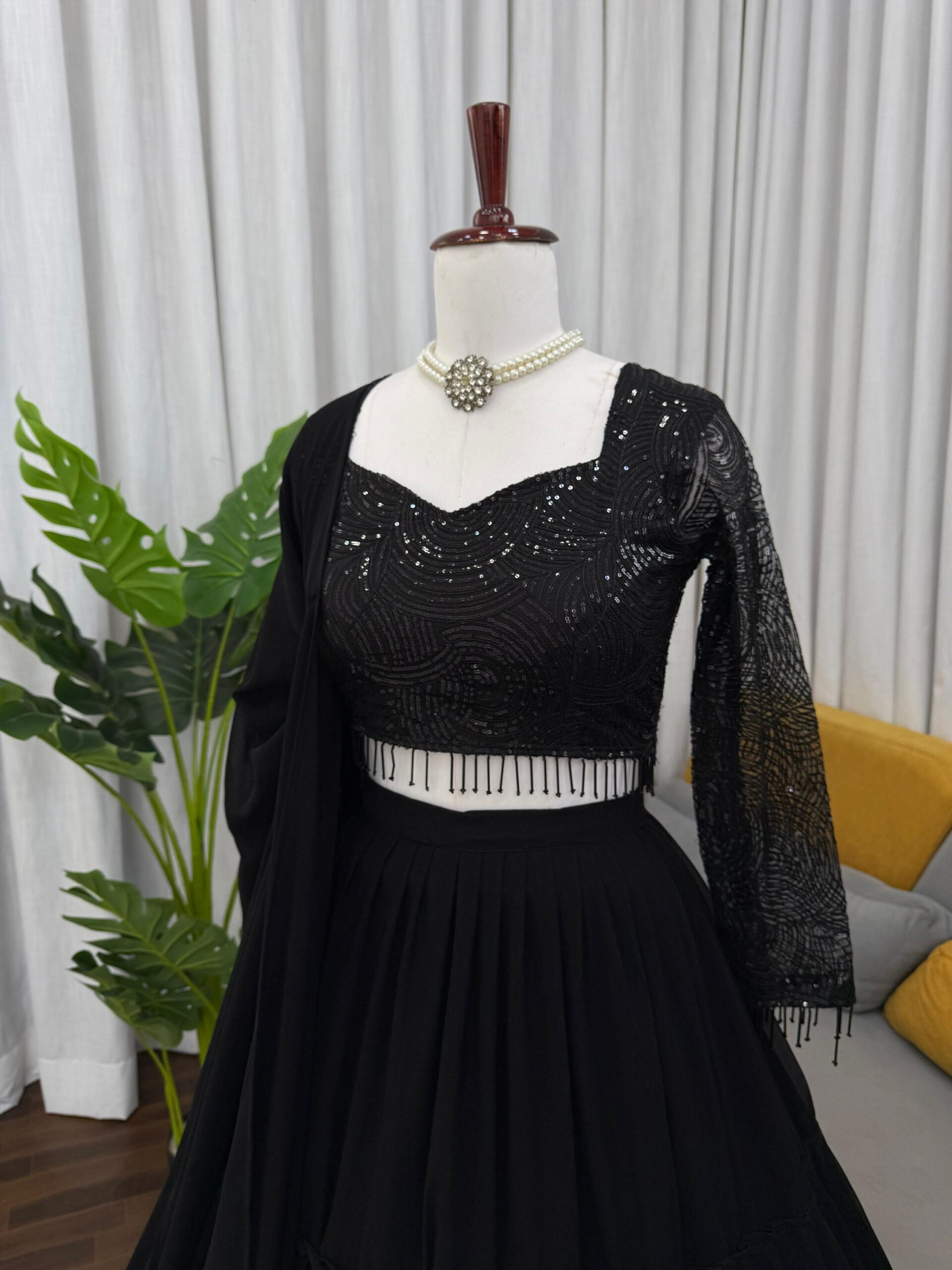 Cocktail Lehenga Set in Black - Image 4