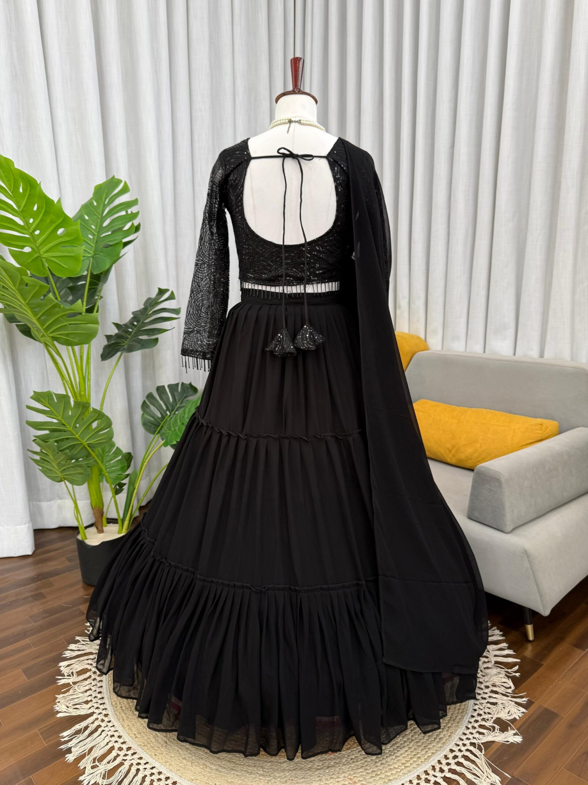 Cocktail Lehenga Set in Black - Image 5