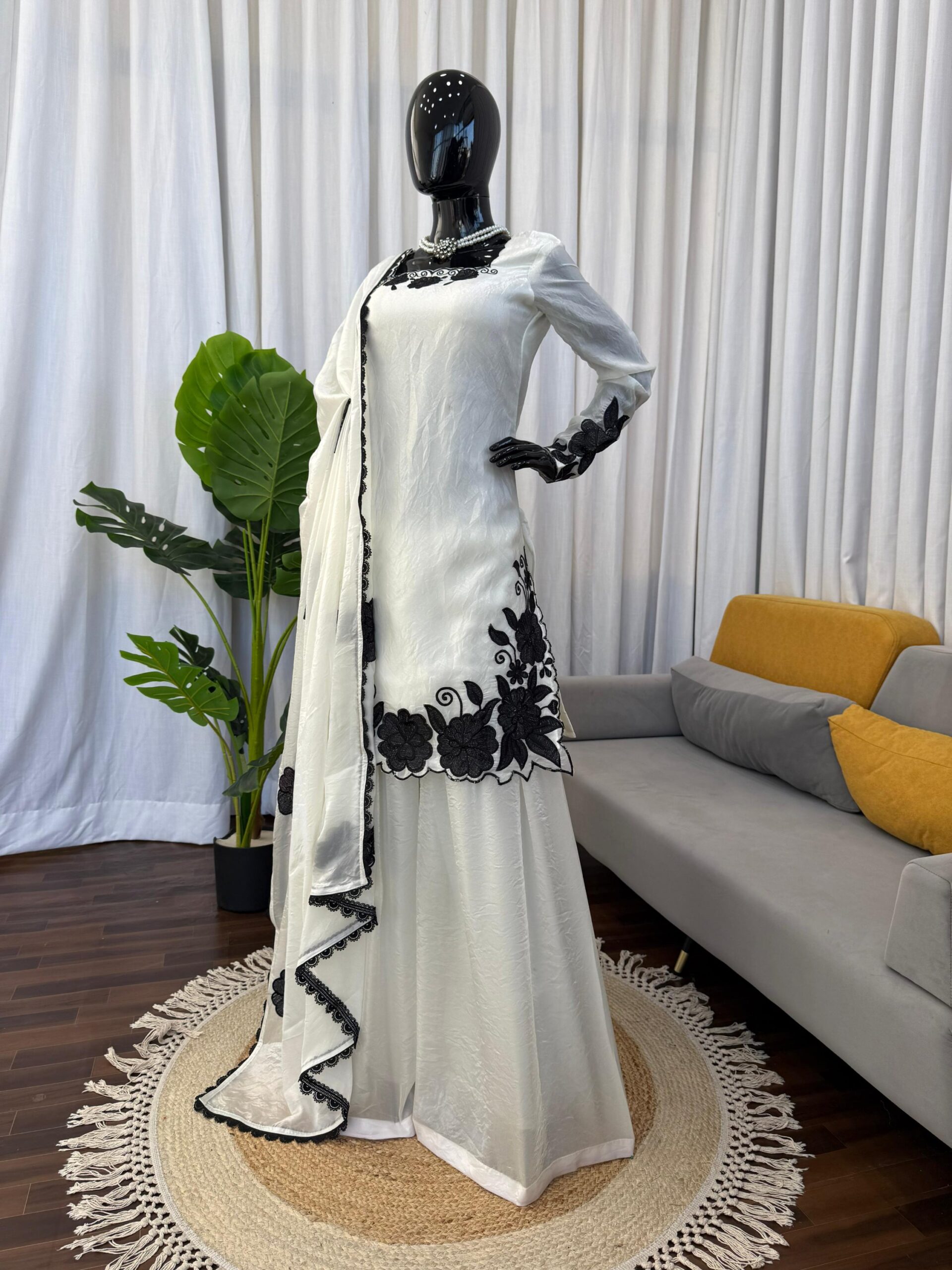 Thread Embroidered Palazzo Set - Image 5