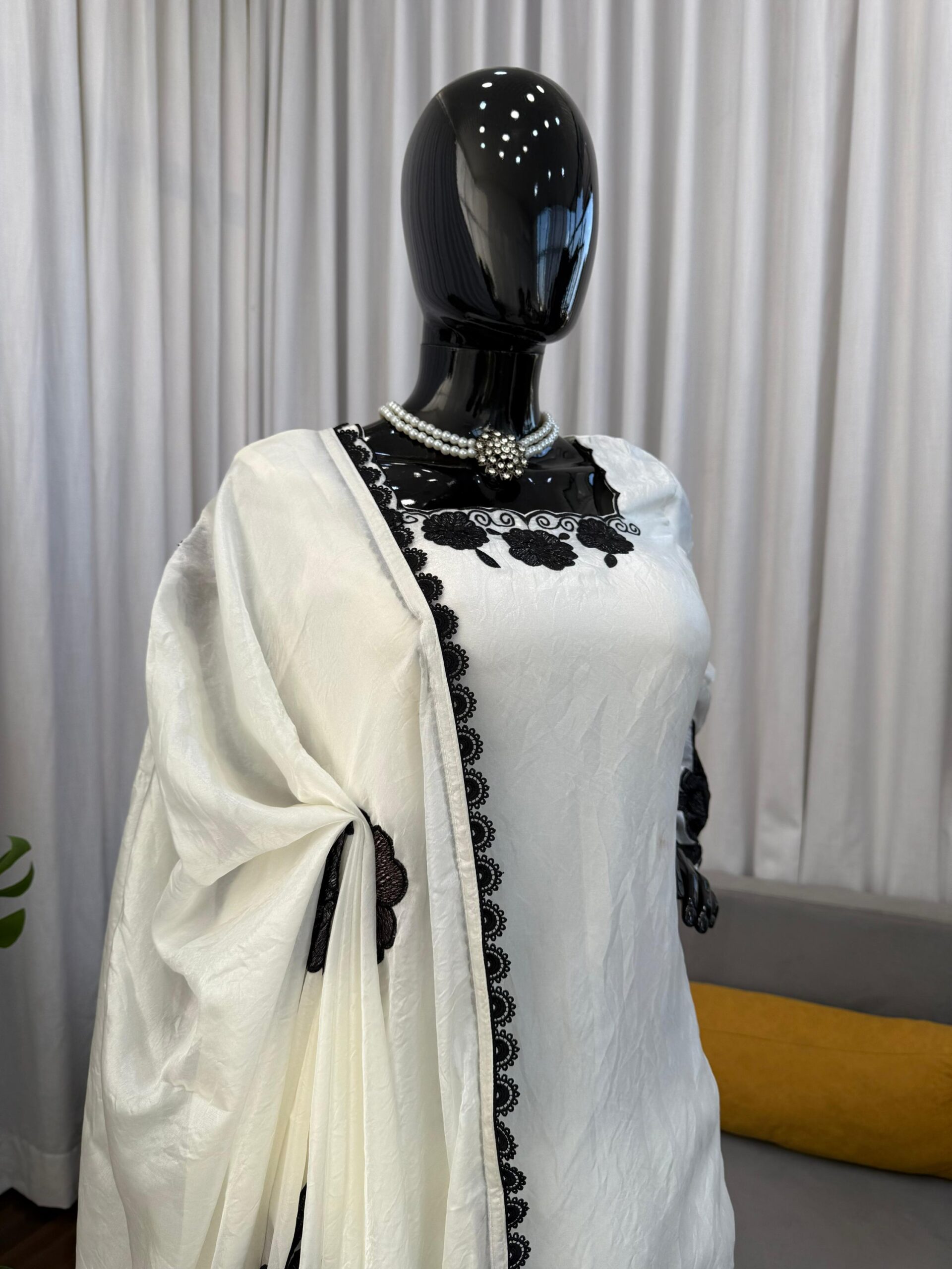 Thread Embroidered Palazzo Set - Image 7