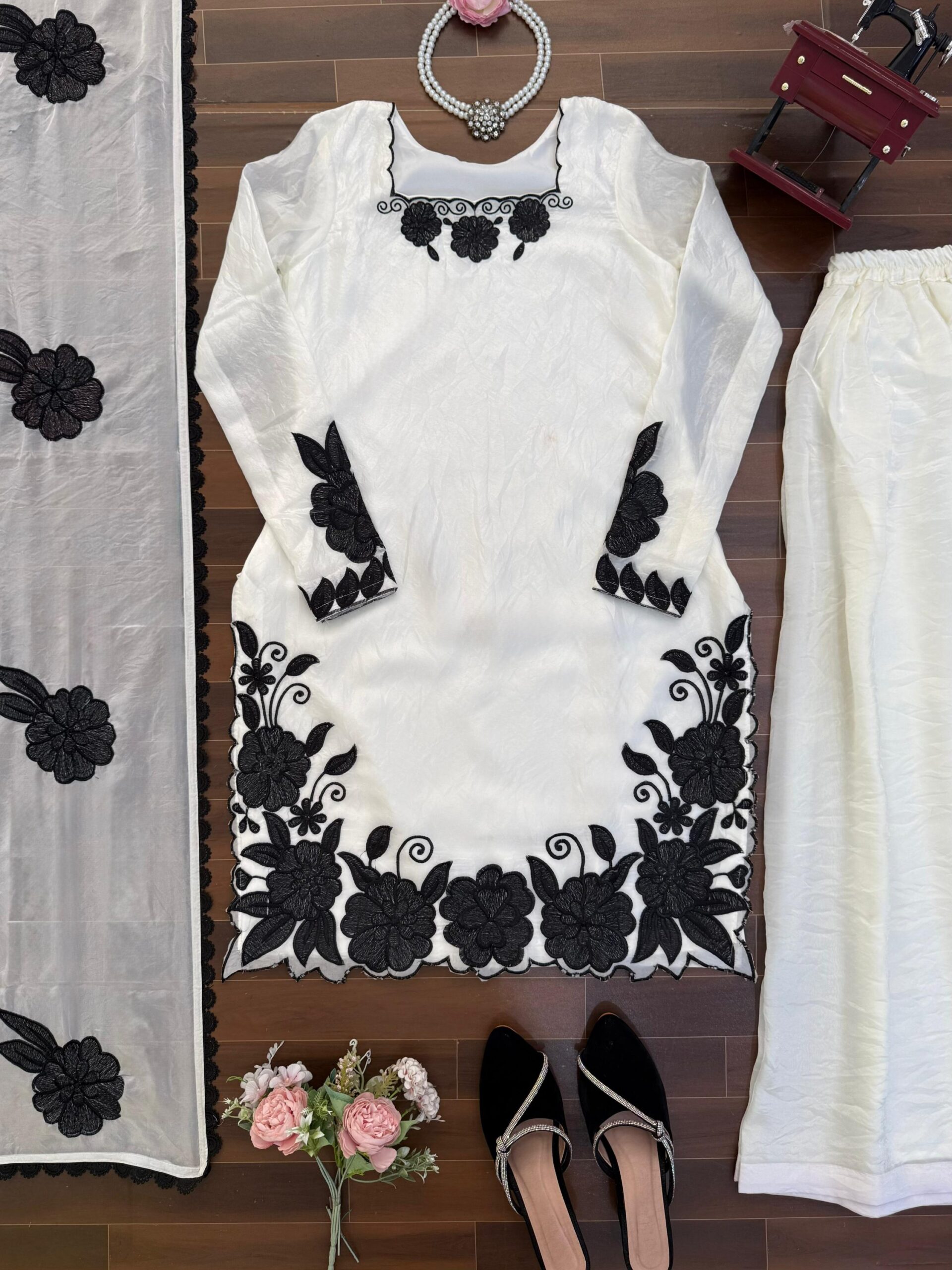 Thread Embroidered Palazzo Set - Image 10