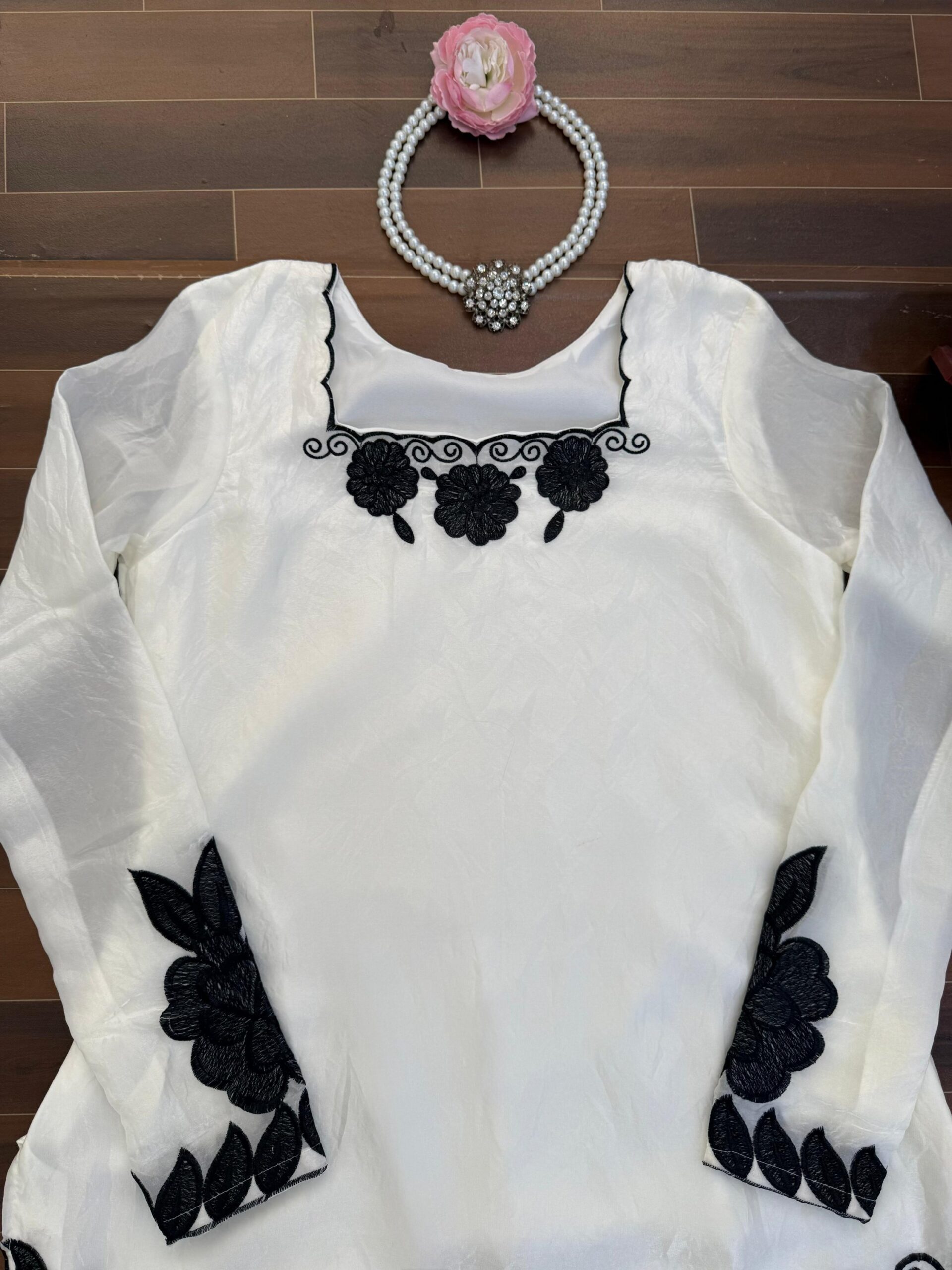 Thread Embroidered Palazzo Set - Image 11