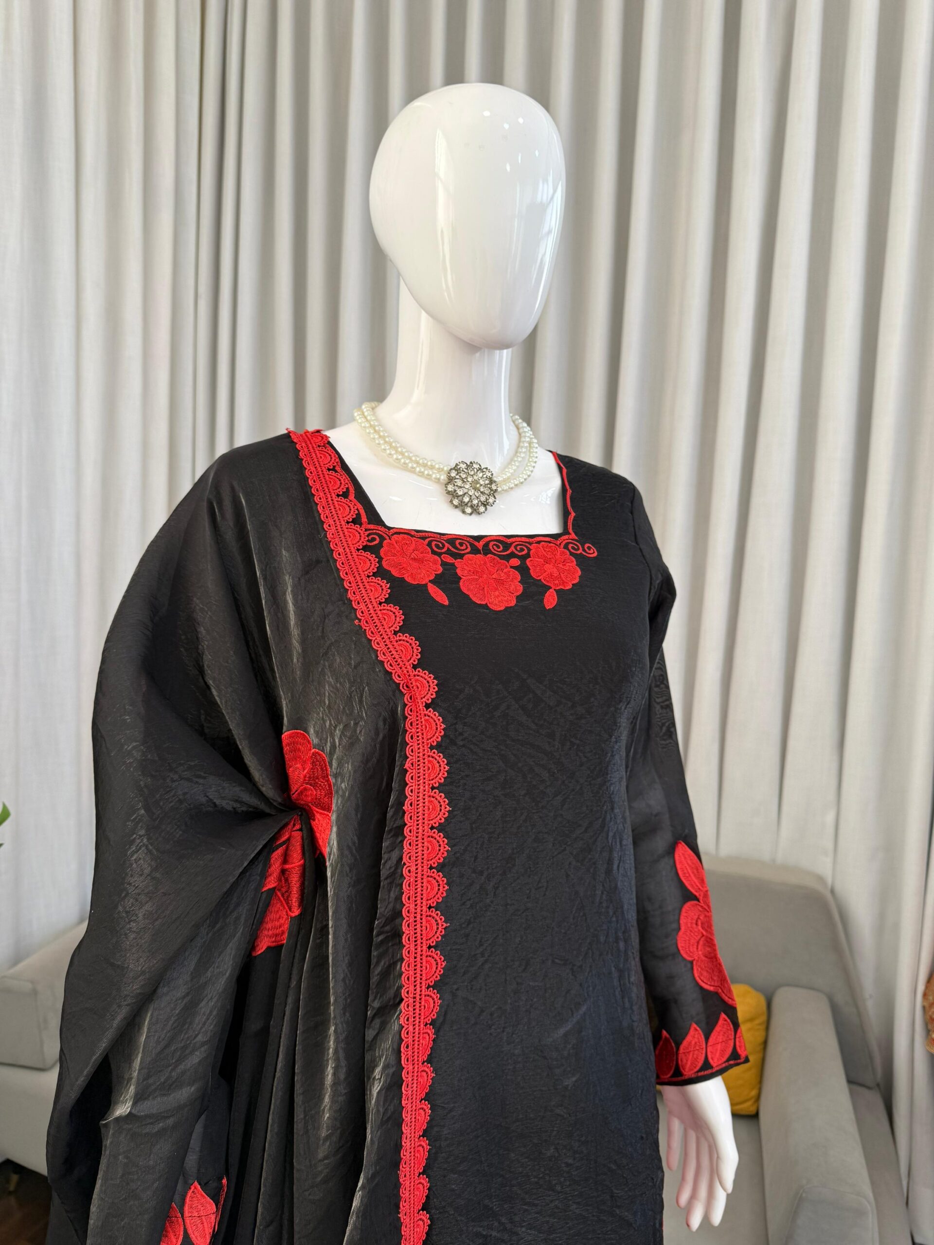 Thread Embroidered Palazzo Set - Image 16