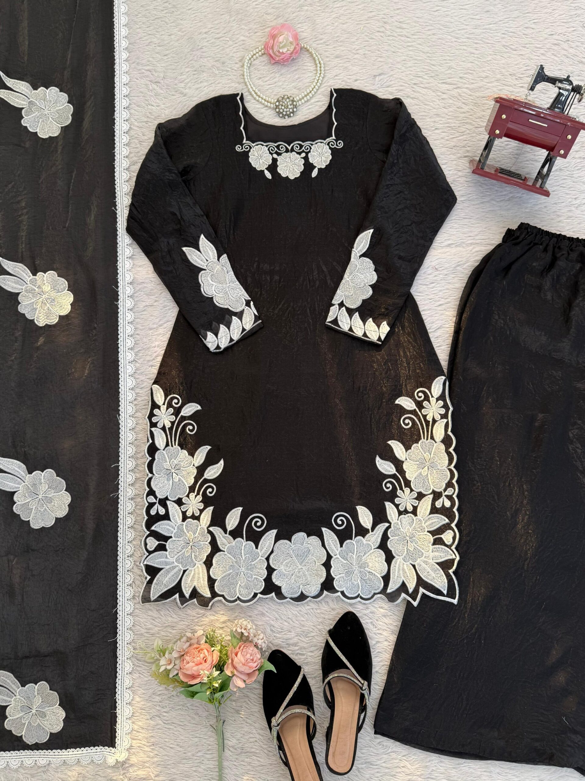 Thread Embroidered Palazzo Set - Image 32