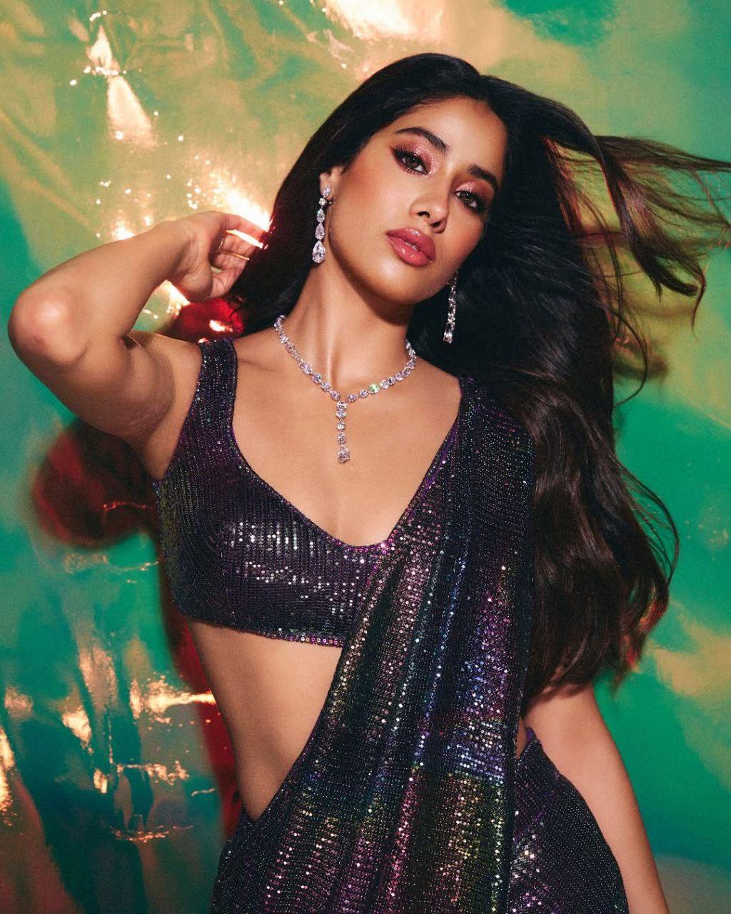 Janhvi Kapoor Inspired Sequins Saree - Image 4