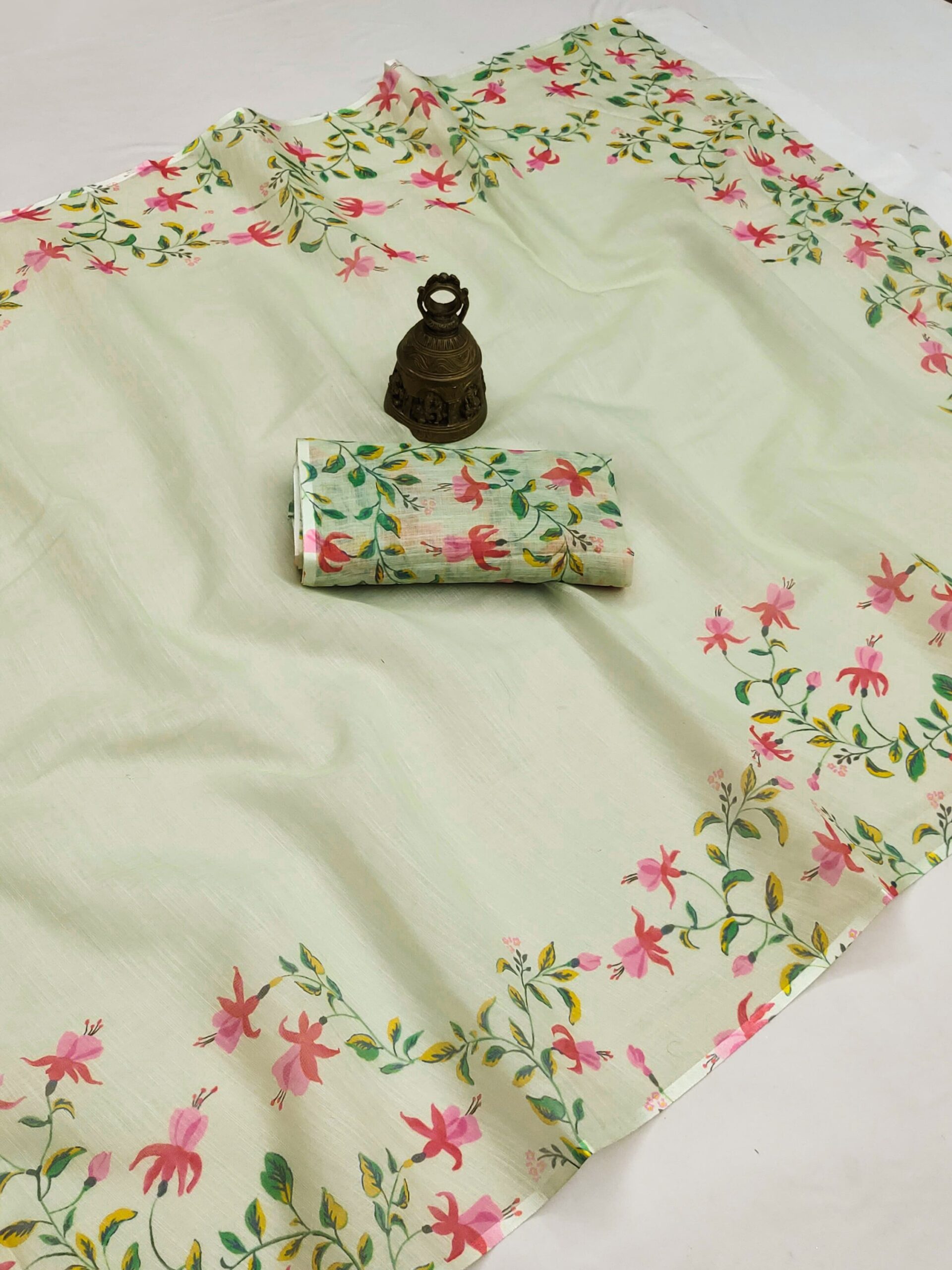Linen Saree in Pretty Floral Prints - Image 27