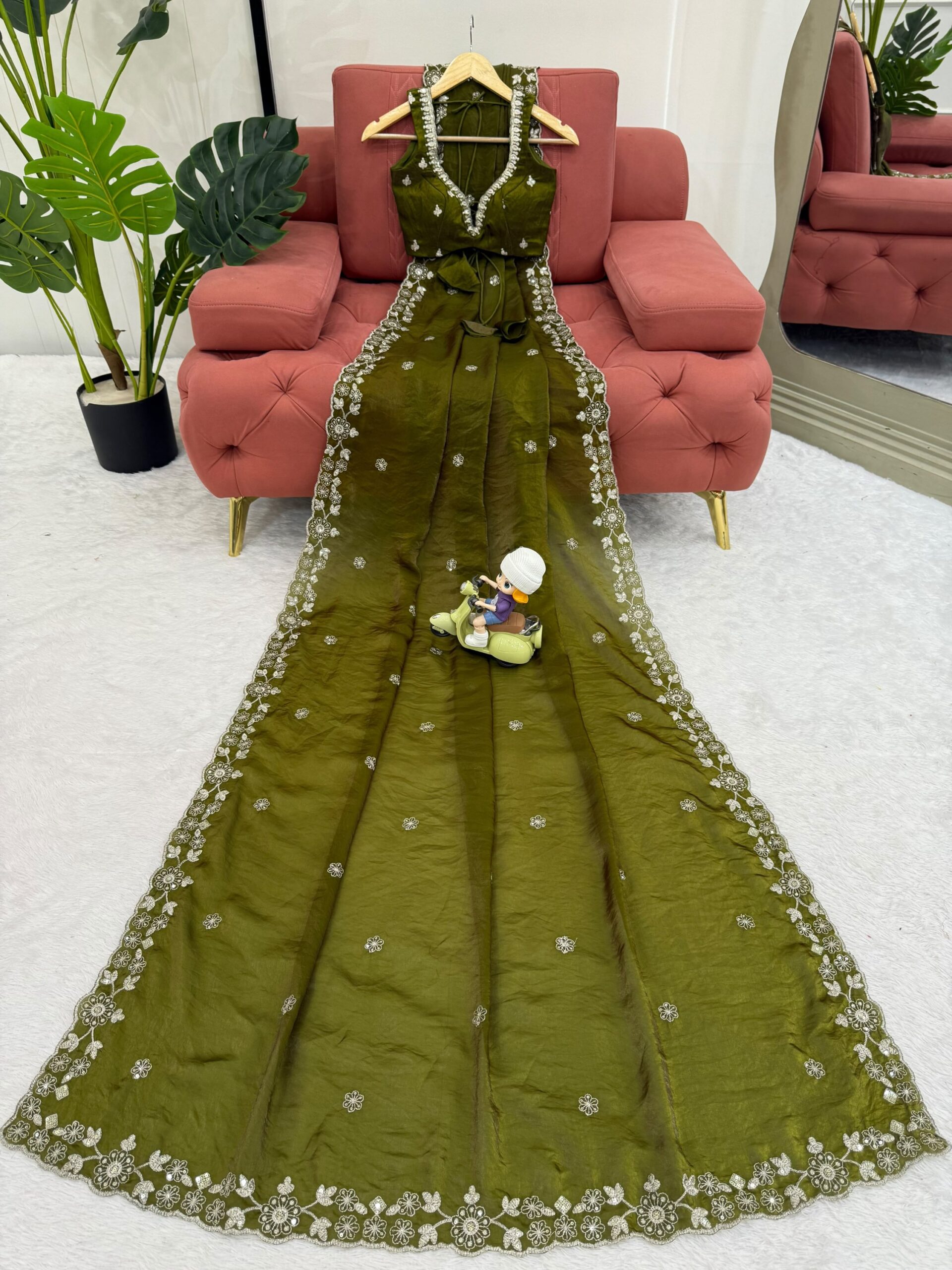Designer Embroidered Saree - Image 21
