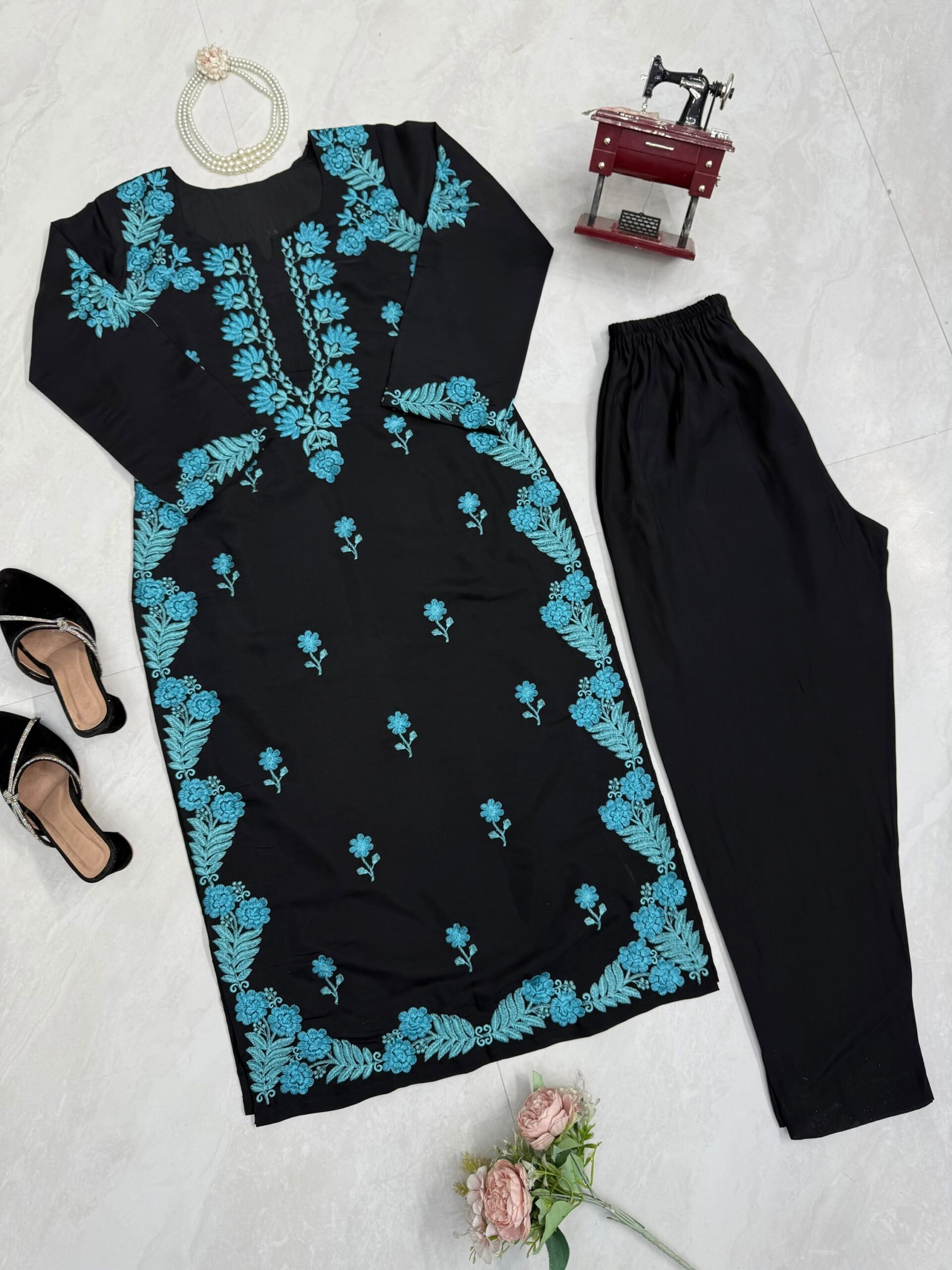 Lucknowi Work Kurta Set - Image 10