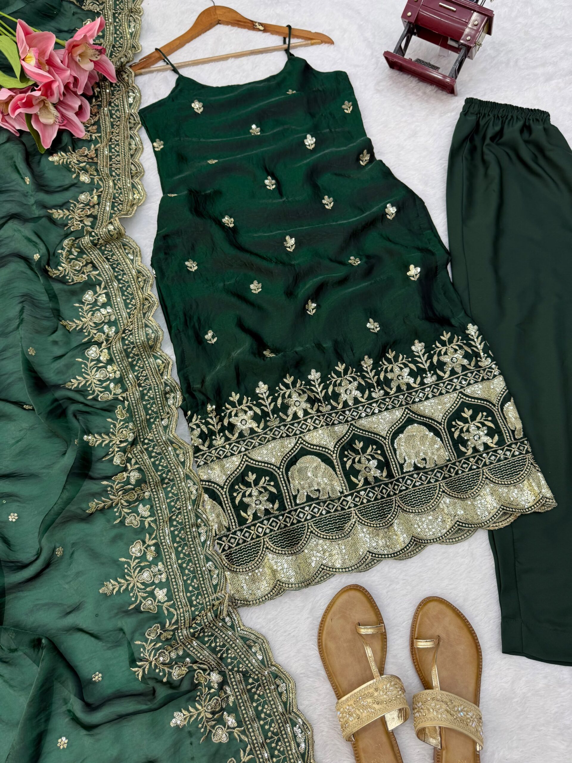Sequins Embroidered Kurta Set - Image 6