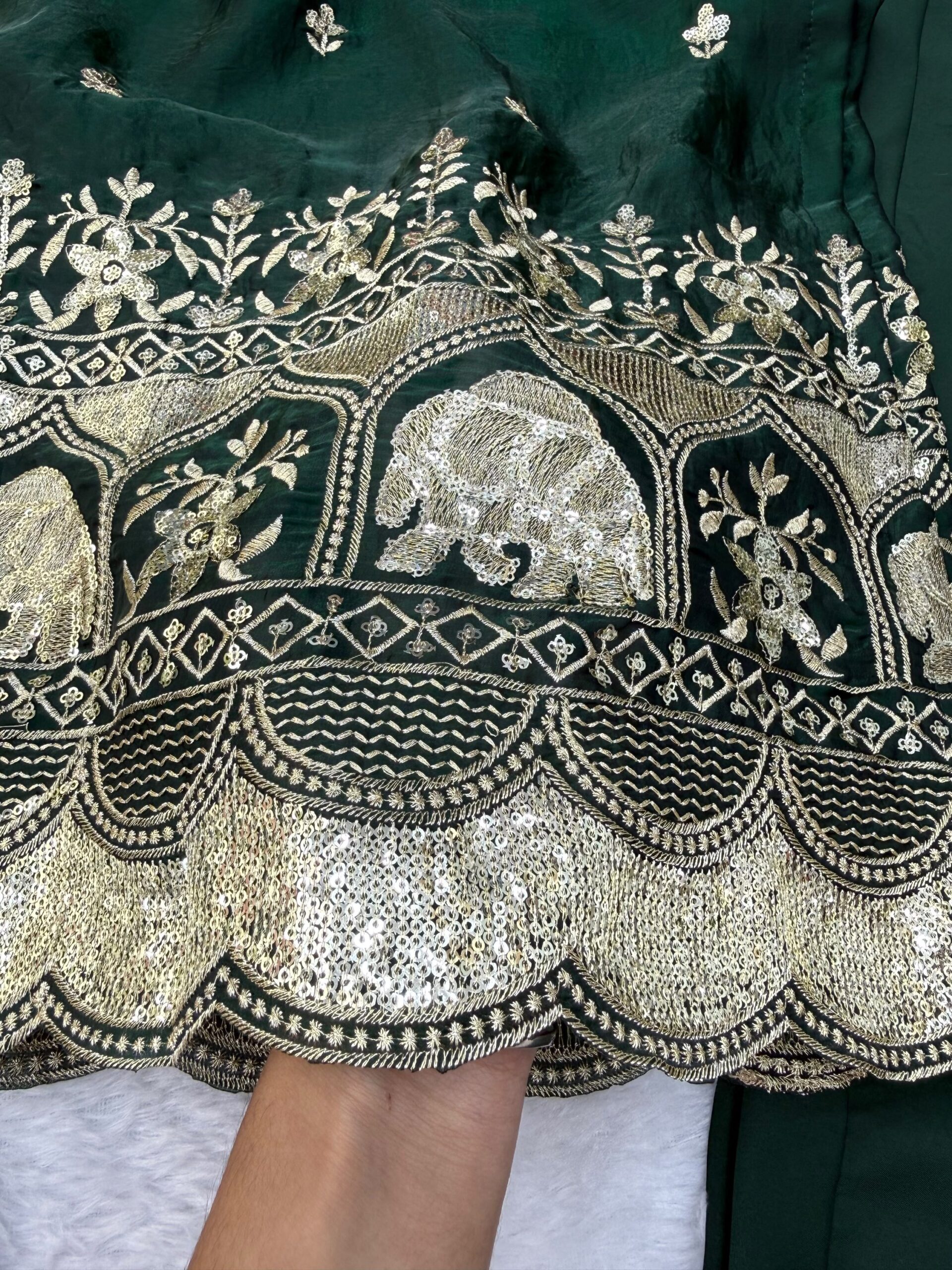 Sequins Embroidered Kurta Set - Image 10