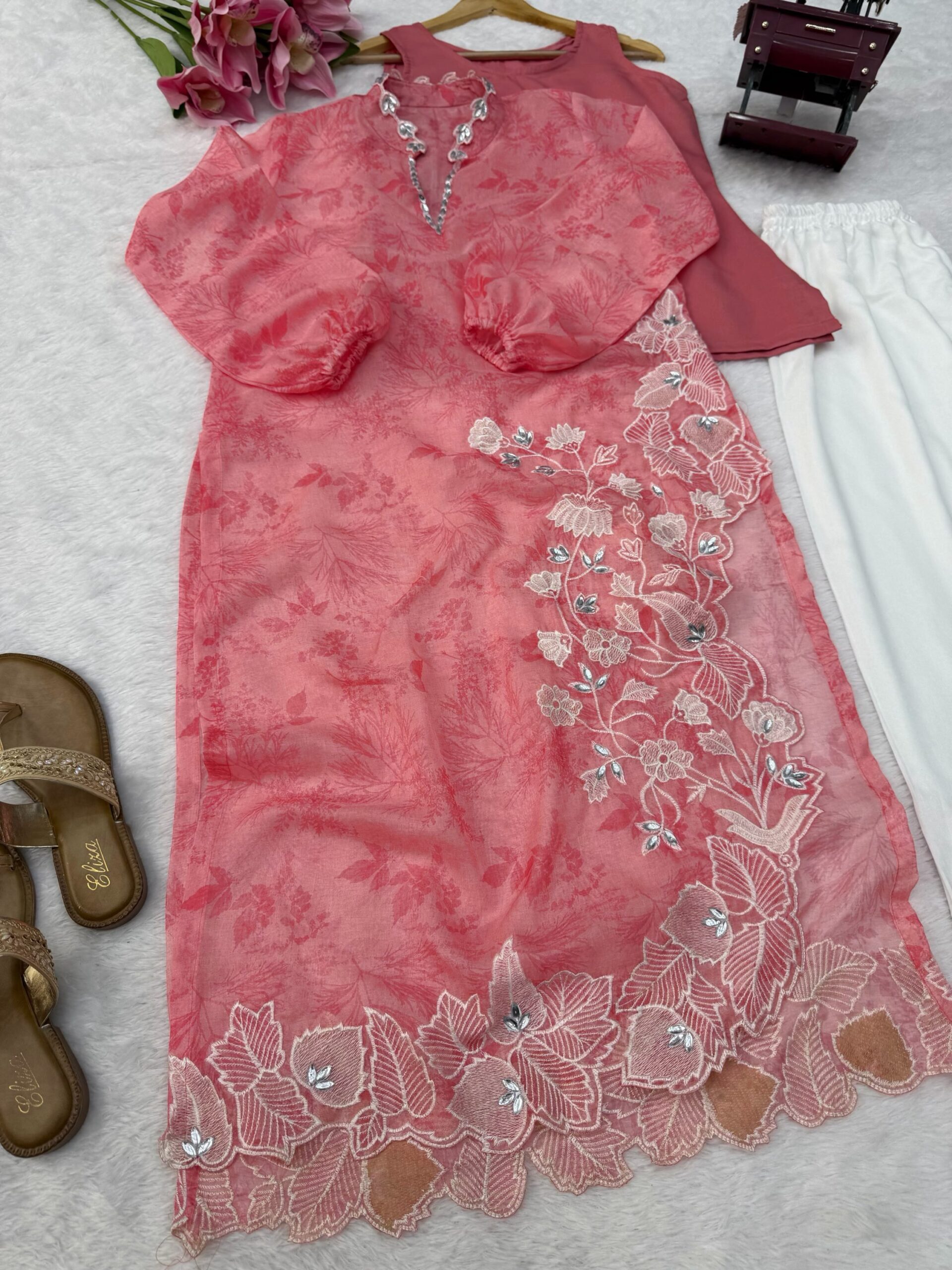Embroidered 3 piece set - Image 10