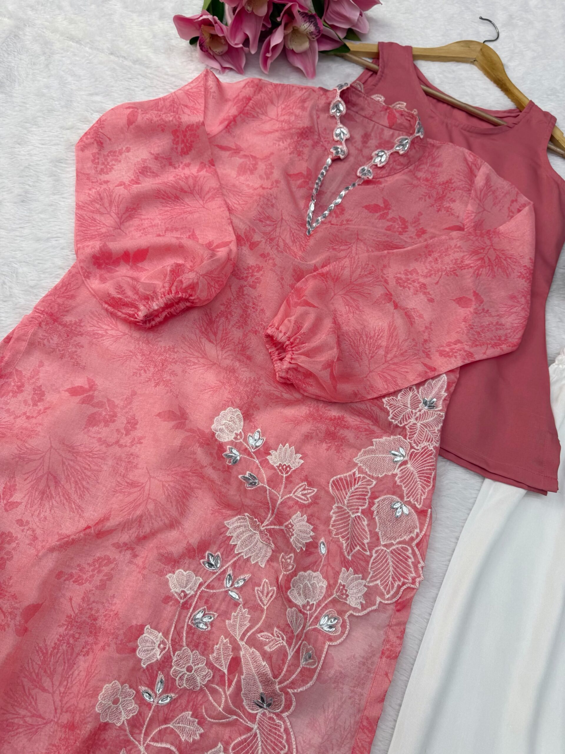 Embroidered 3 piece set - Image 7
