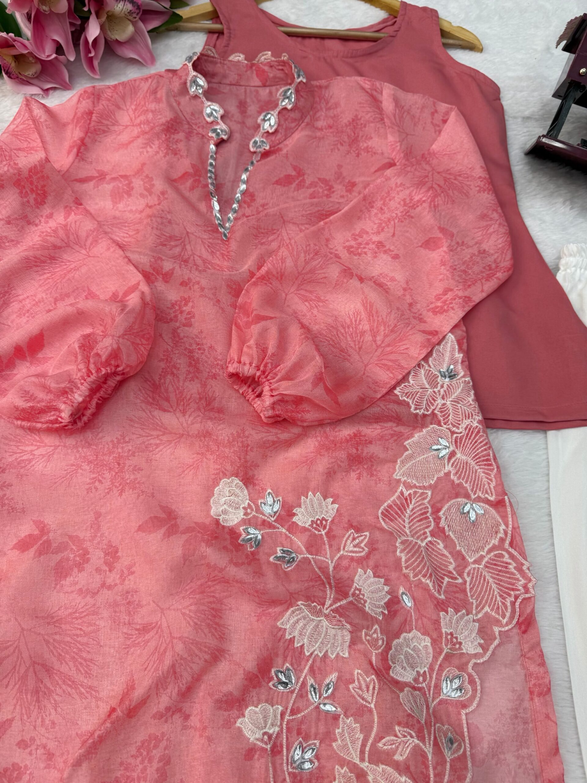 Embroidered 3 piece set - Image 8