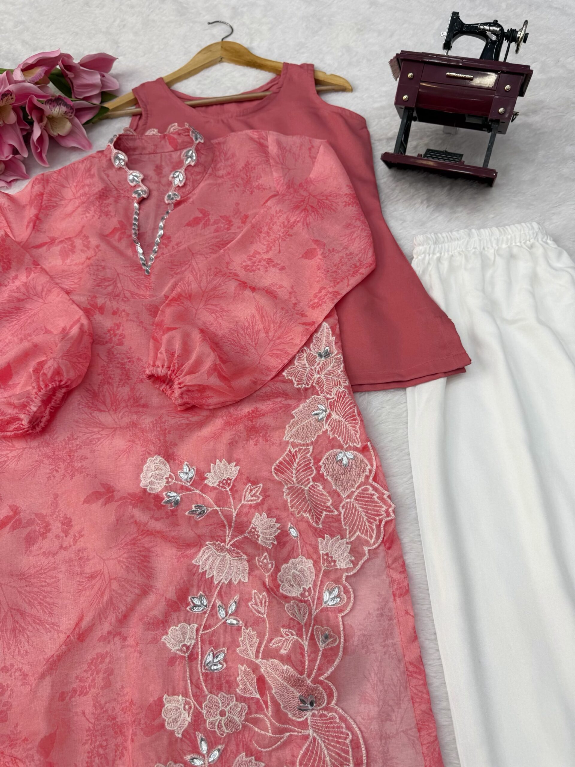 Embroidered 3 piece set - Image 9