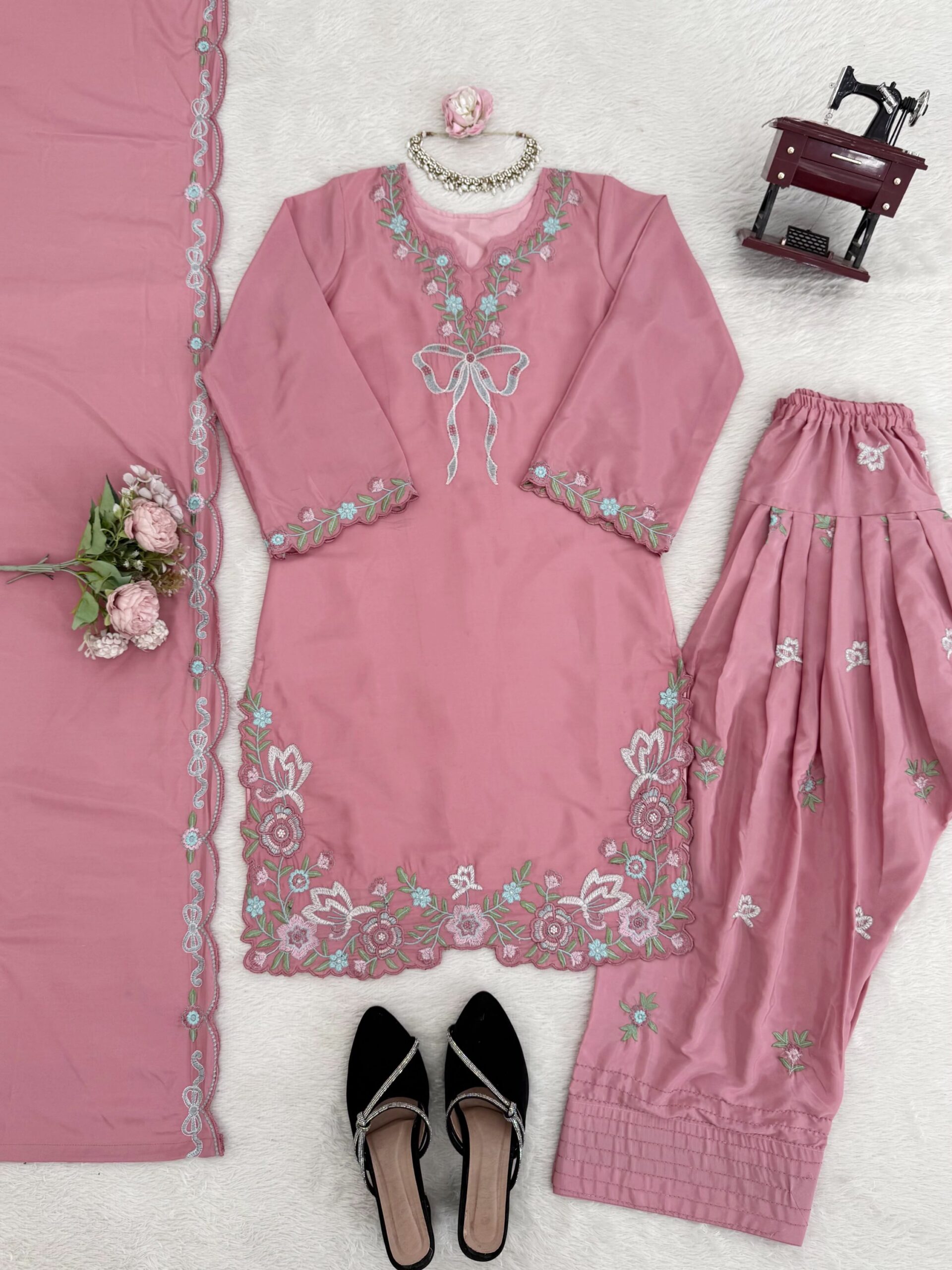 Thread & Sequins Farshi Salwar Set - Image 10