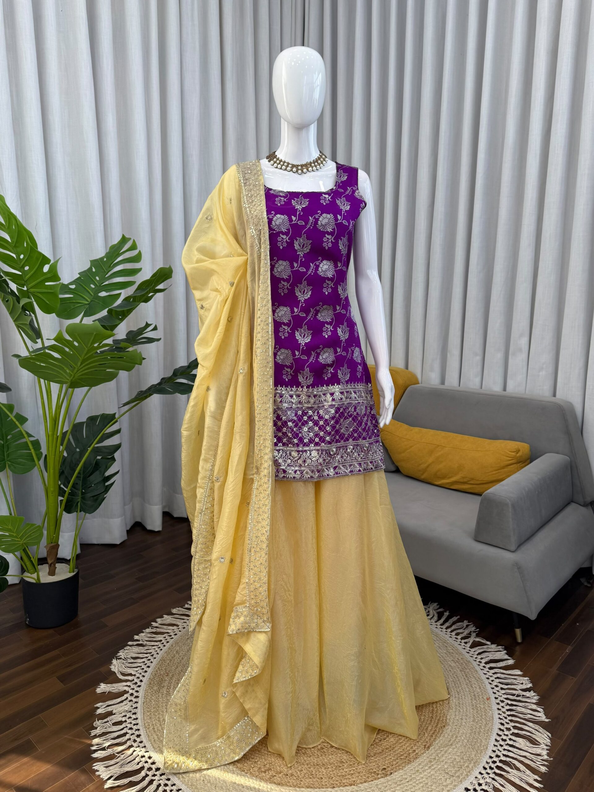 Thread and Sequins Suit Set - Image 3