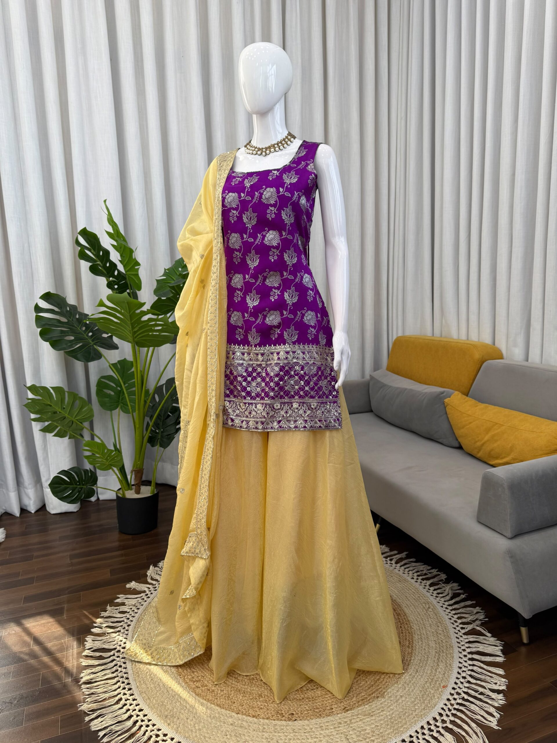 Thread and Sequins Suit Set - Image 2