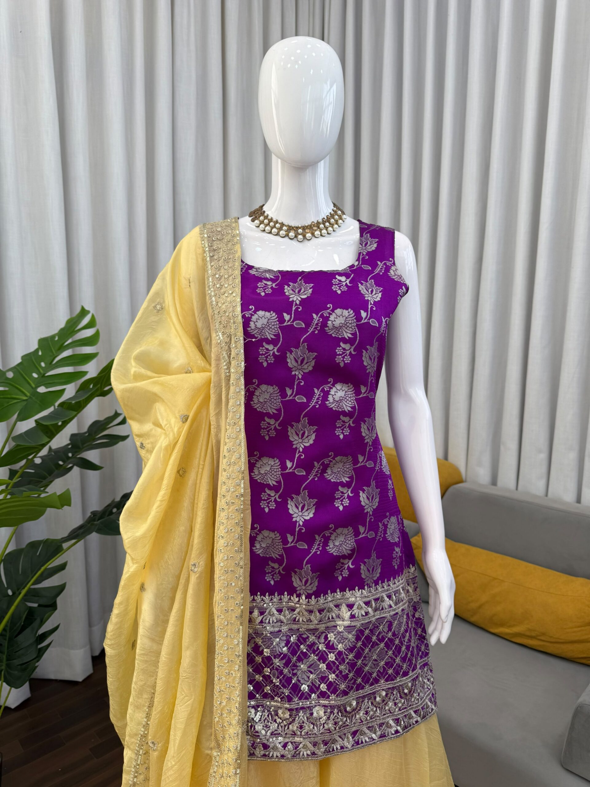 Thread and Sequins Suit Set - Image 4
