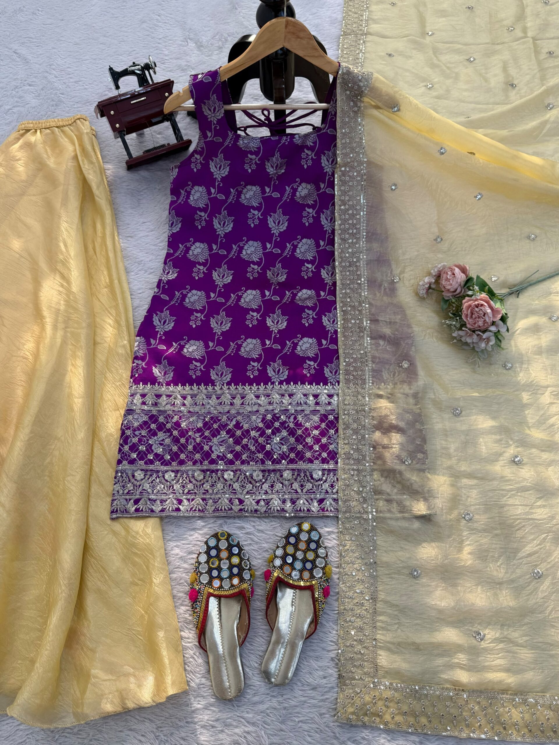 Thread and Sequins Suit Set - Image 9