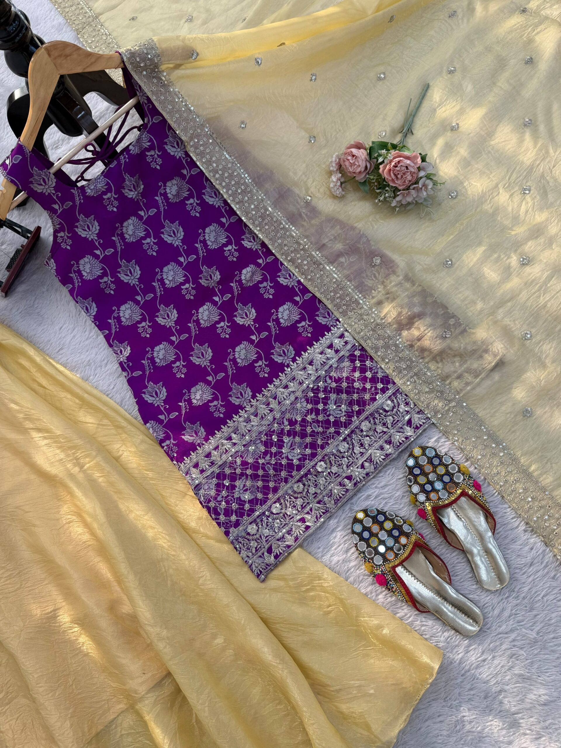 Thread and Sequins Suit Set - Image 7