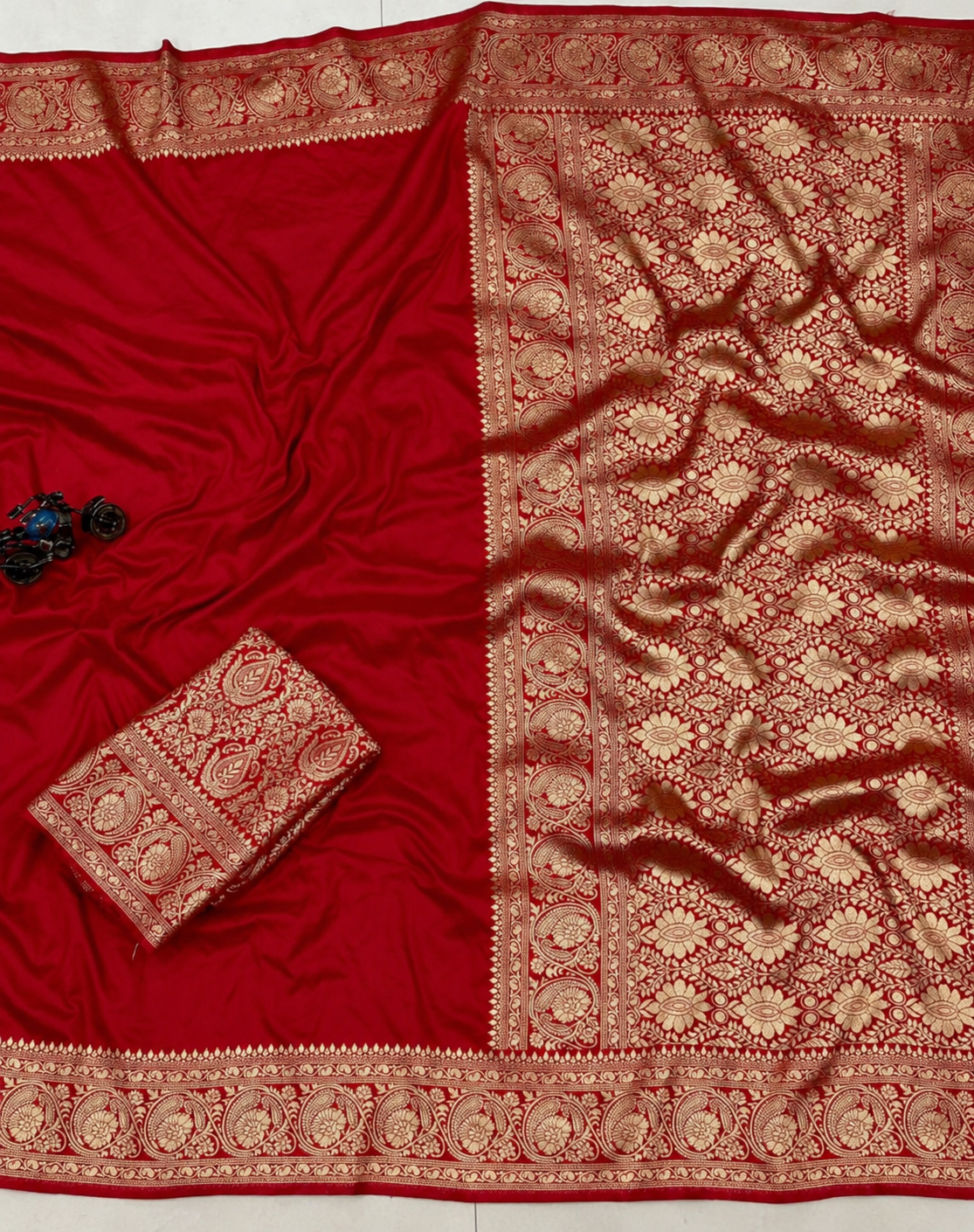 Kanjivaram Bandhani Soft Silk Saree - Image 2